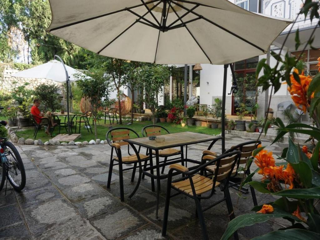Dali Five Elements Hostel