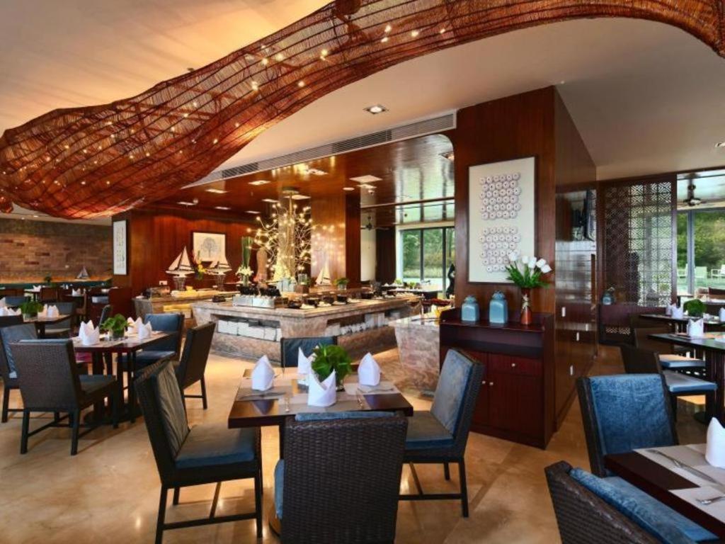 Island Skylight Resort