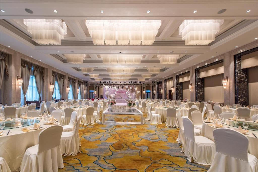 Grand Palace Resort