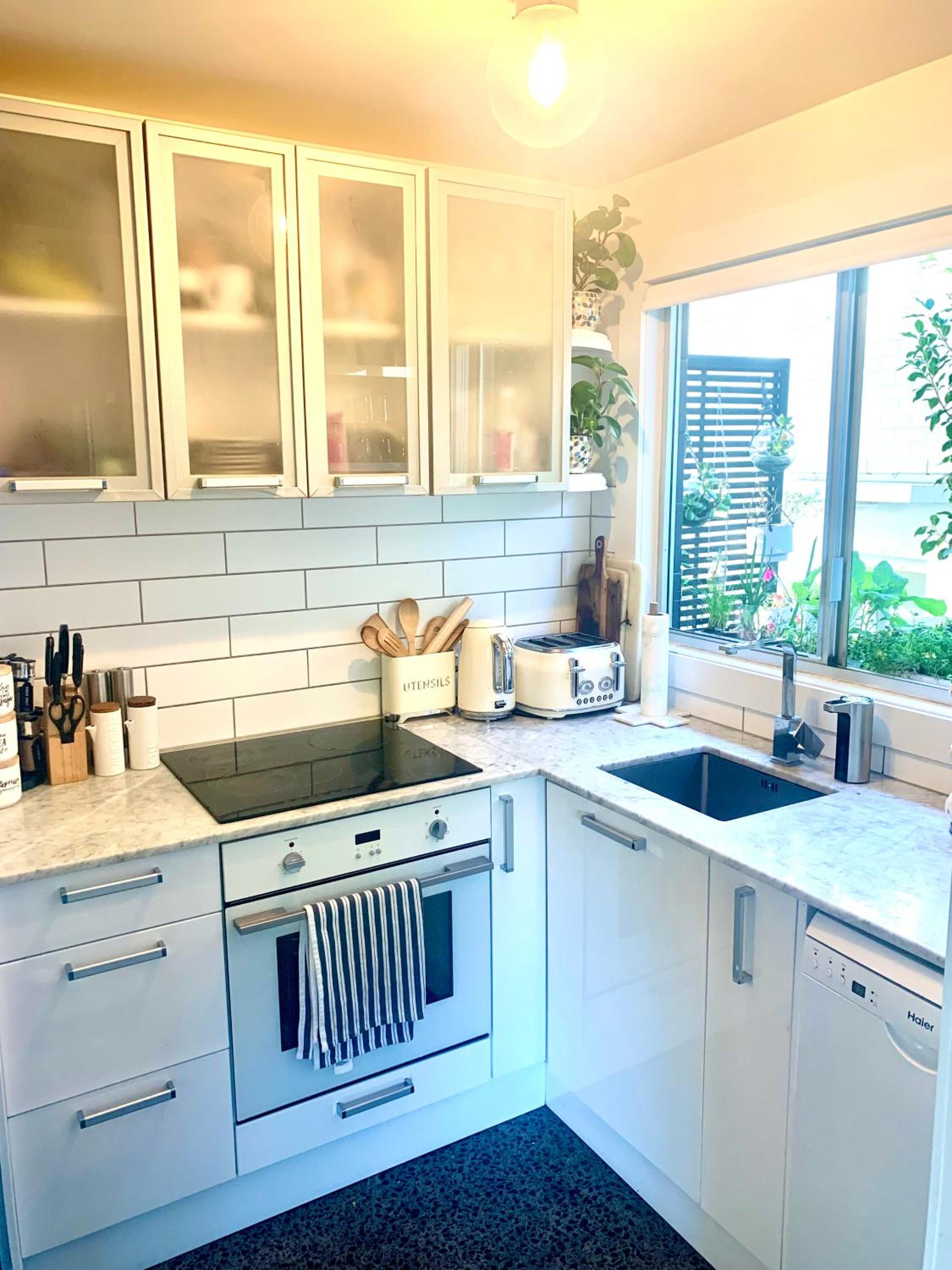Beautiful 2 bedrooms Apartment in Kingsland, CBD view 3