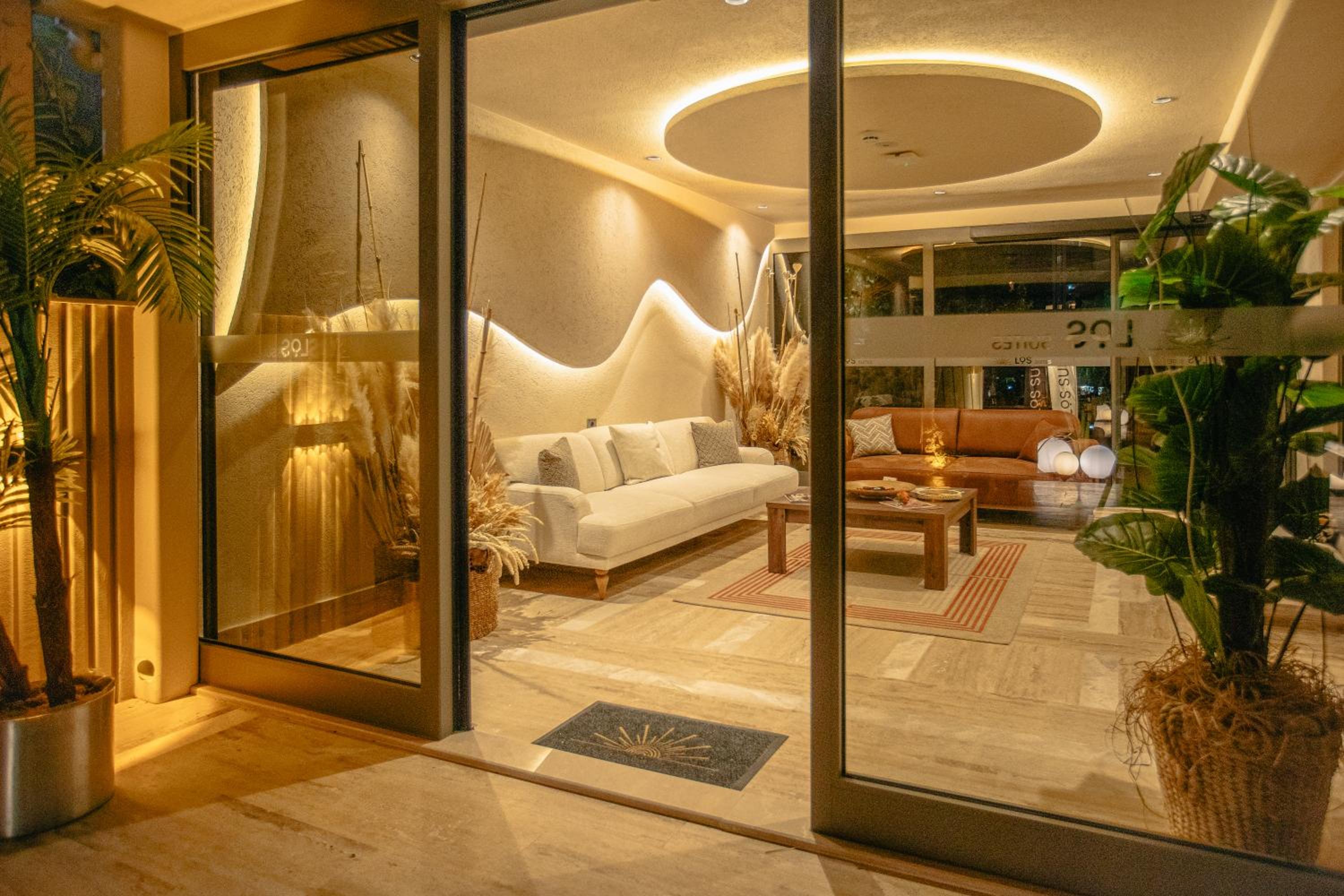 Los Suites