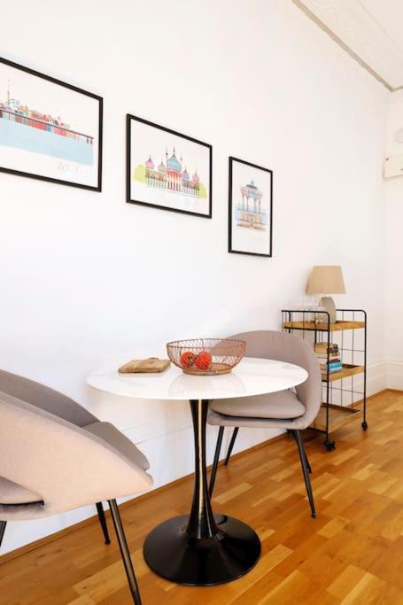 Light and Spacious Brunswick by the Sea view 2