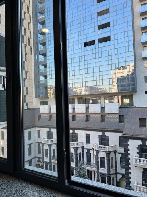 Newly Renovated, Modern and Bright Condo in Center