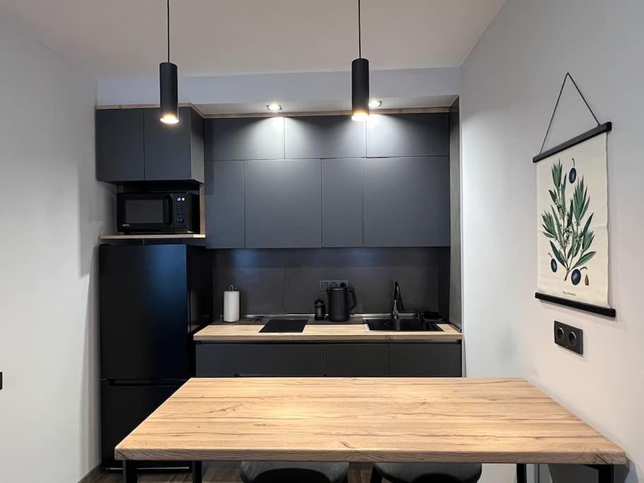Newly Renovated, Modern and Bright Condo in Center