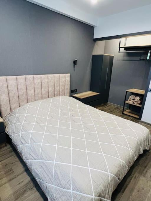 Newly Renovated, Modern and Bright Condo in Center