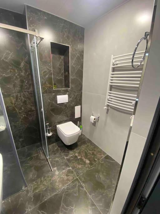 Newly Renovated, Modern and Bright Condo in Center