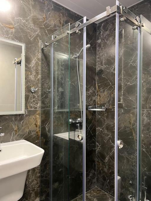 Newly Renovated, Modern and Bright Condo in Center