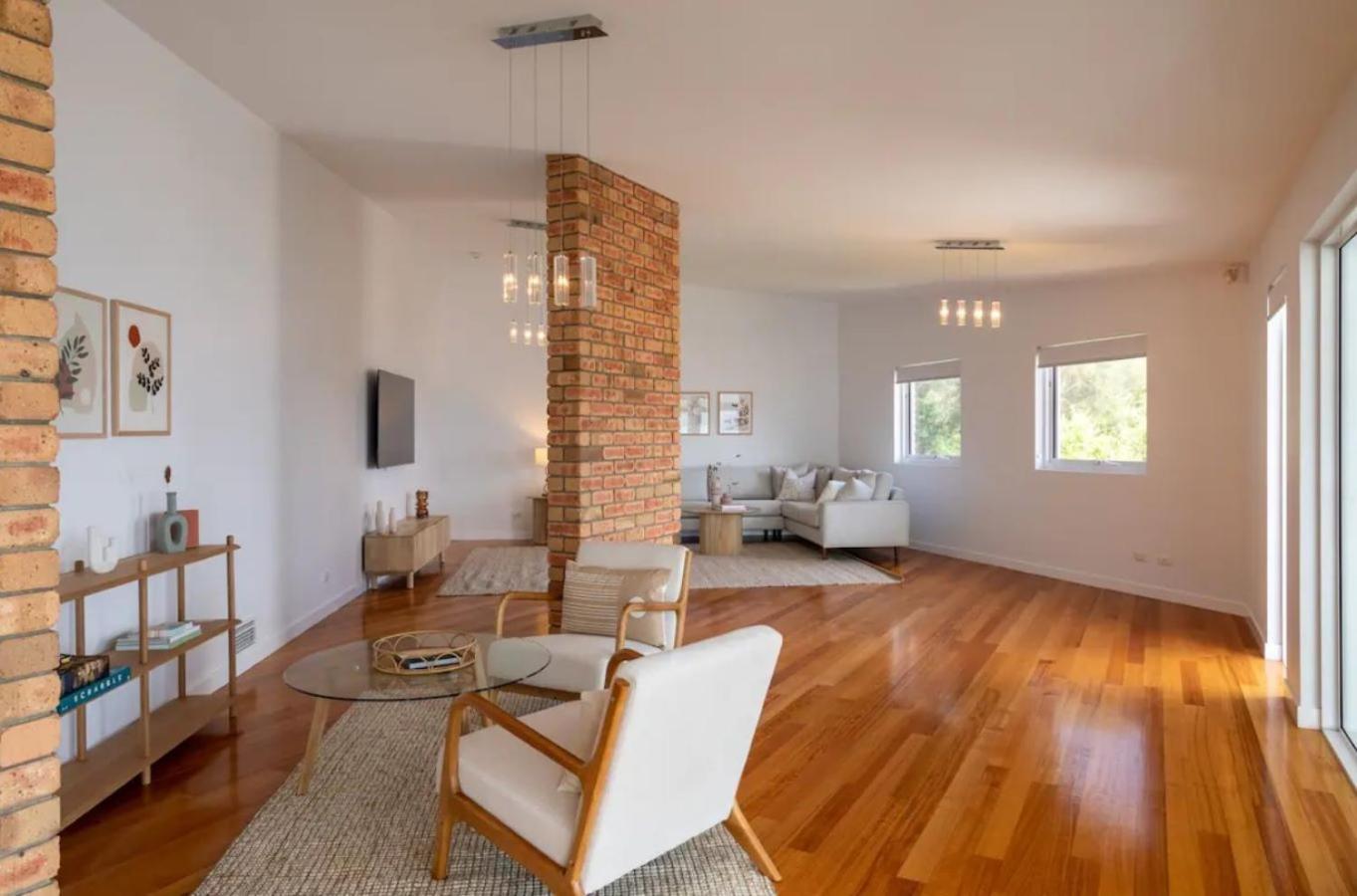 House on the Hillside with City Views Sleeps 12