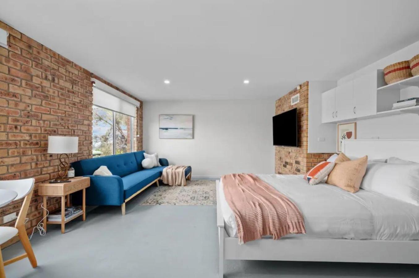 House on the Hillside with City Views Sleeps 12