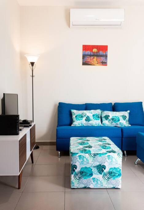 Blue Casita en Tela view 3