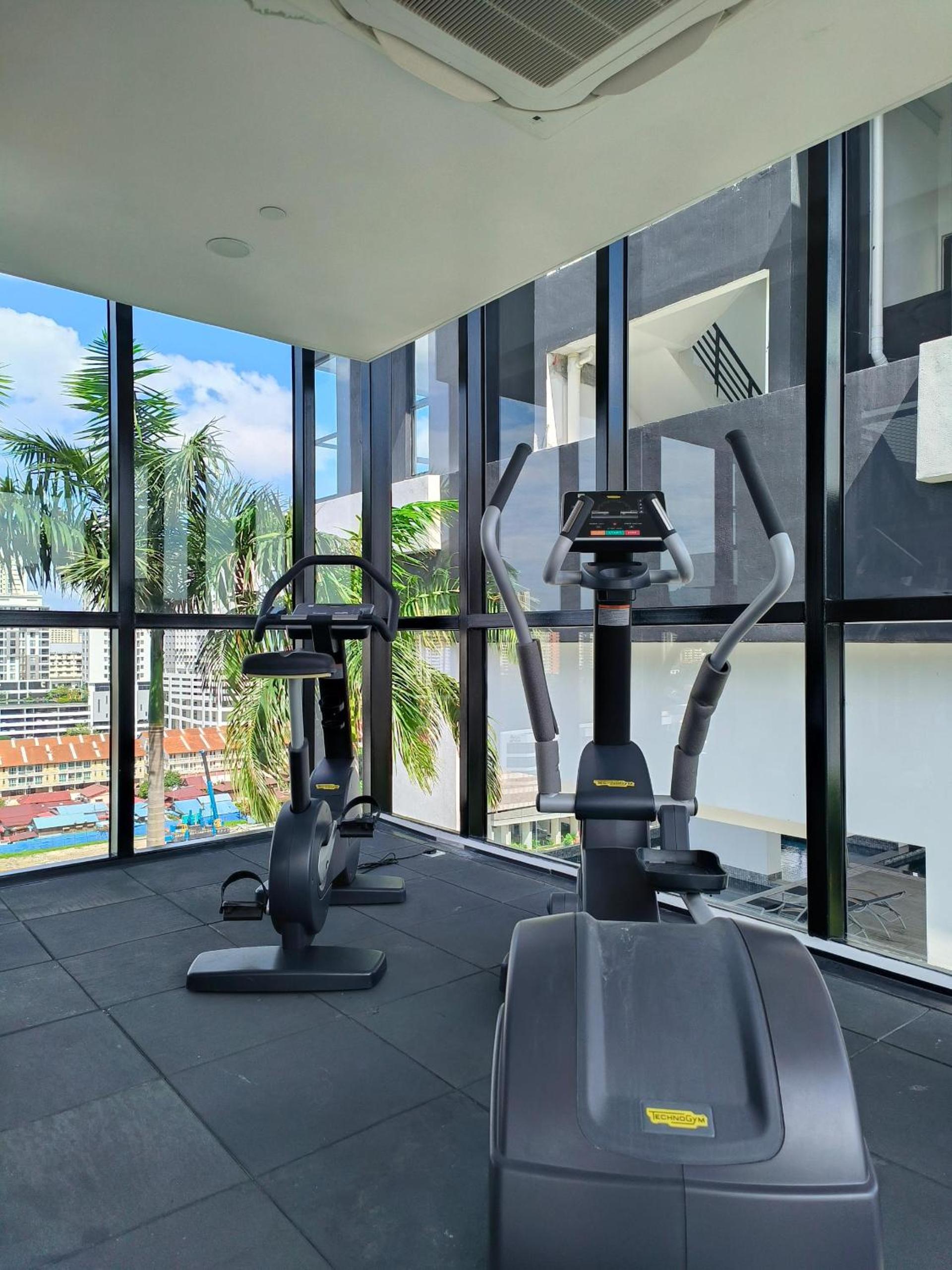 Urban Suites TWO Or THREE Bedroom Georgetown by ANC