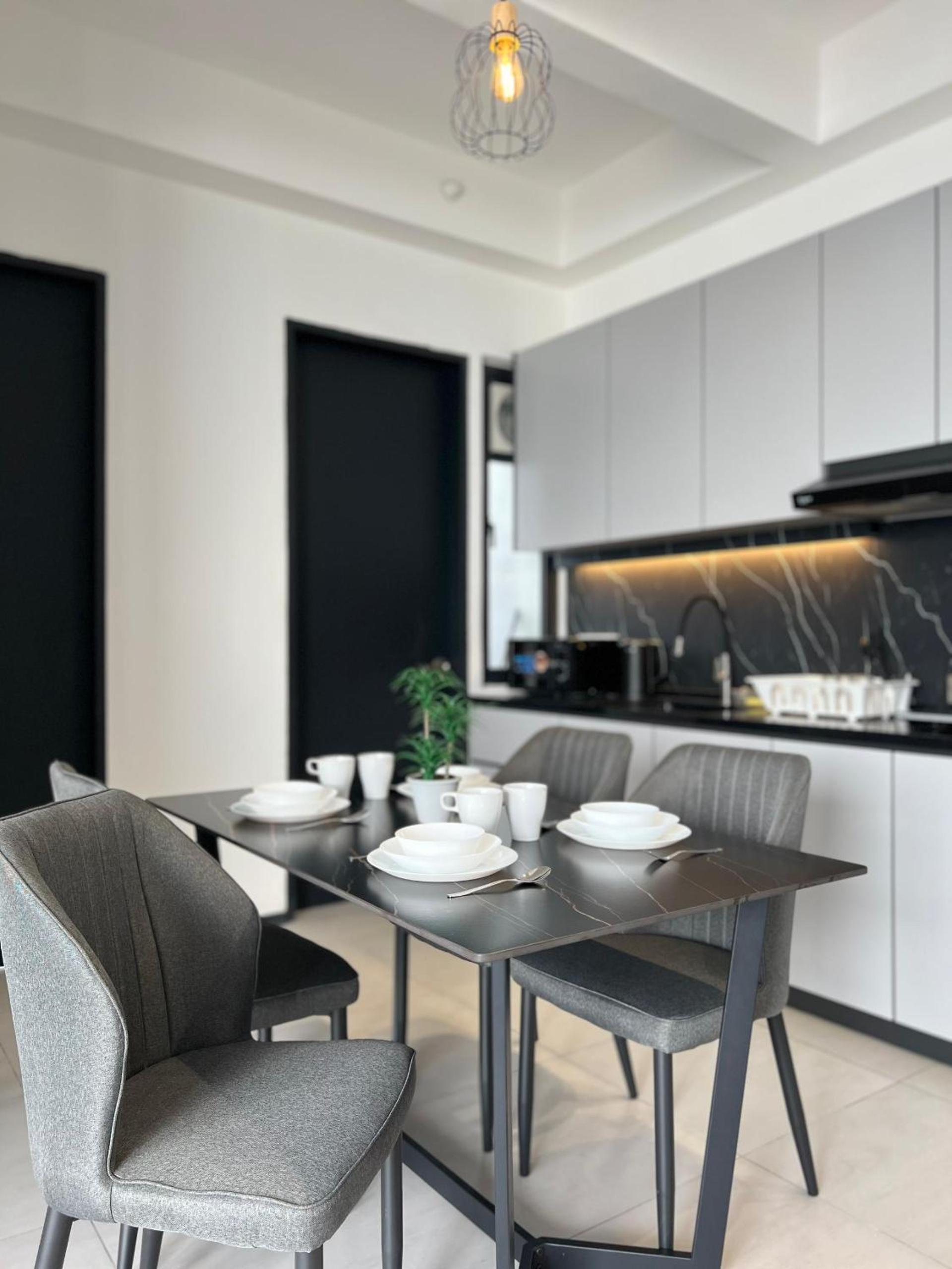Urban Suites TWO Or THREE Bedroom Georgetown by ANC