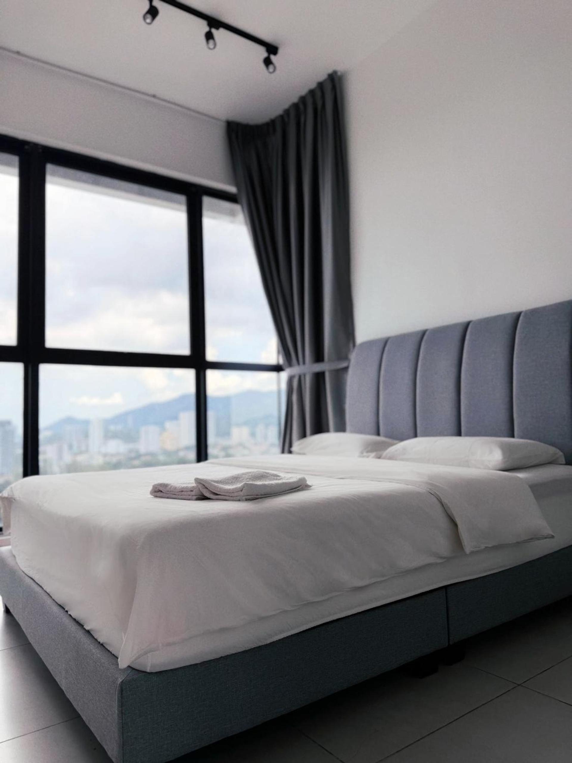 Urban Suites TWO Or THREE Bedroom Georgetown by ANC