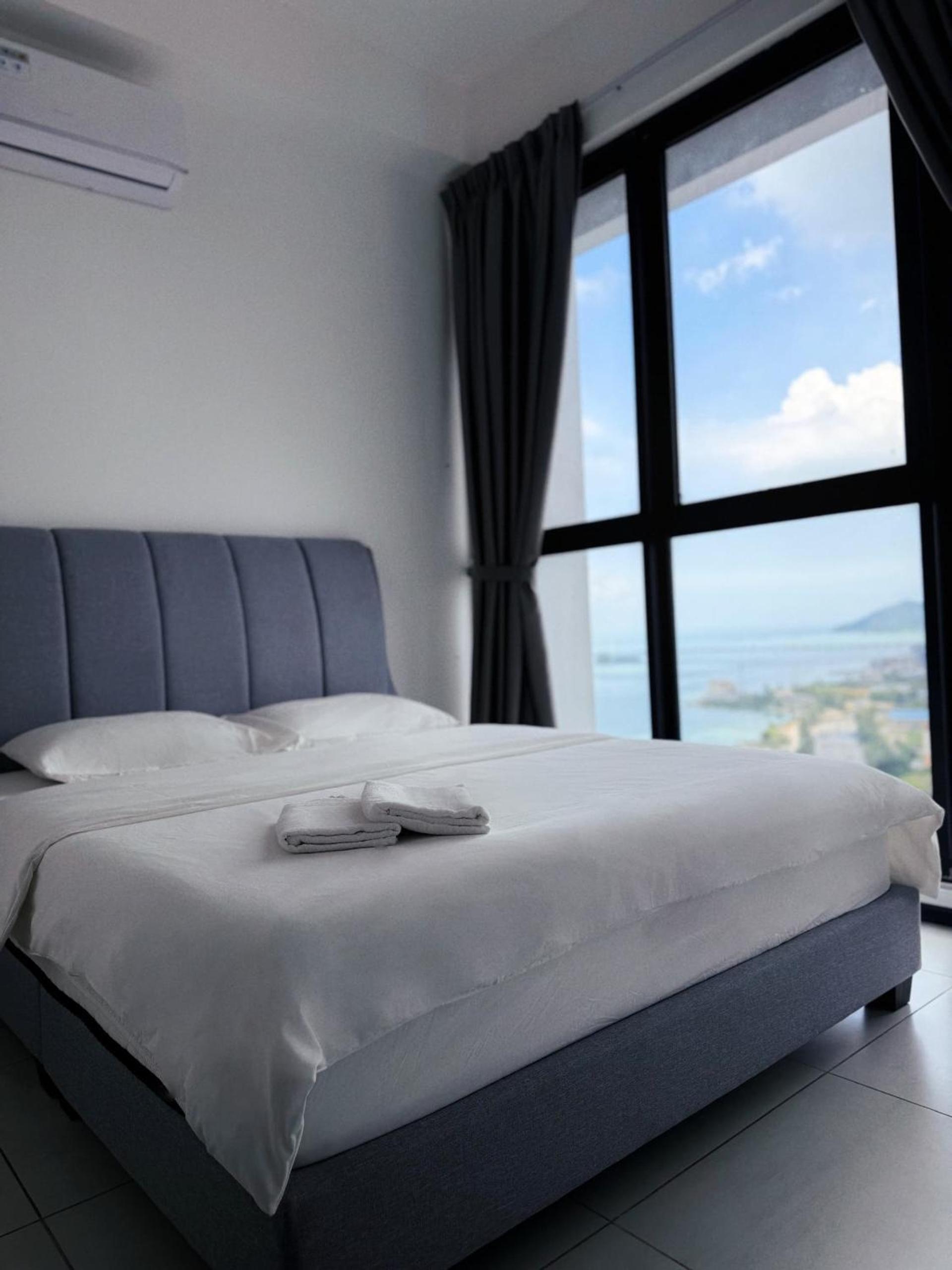 Urban Suites TWO Or THREE Bedroom Georgetown by ANC