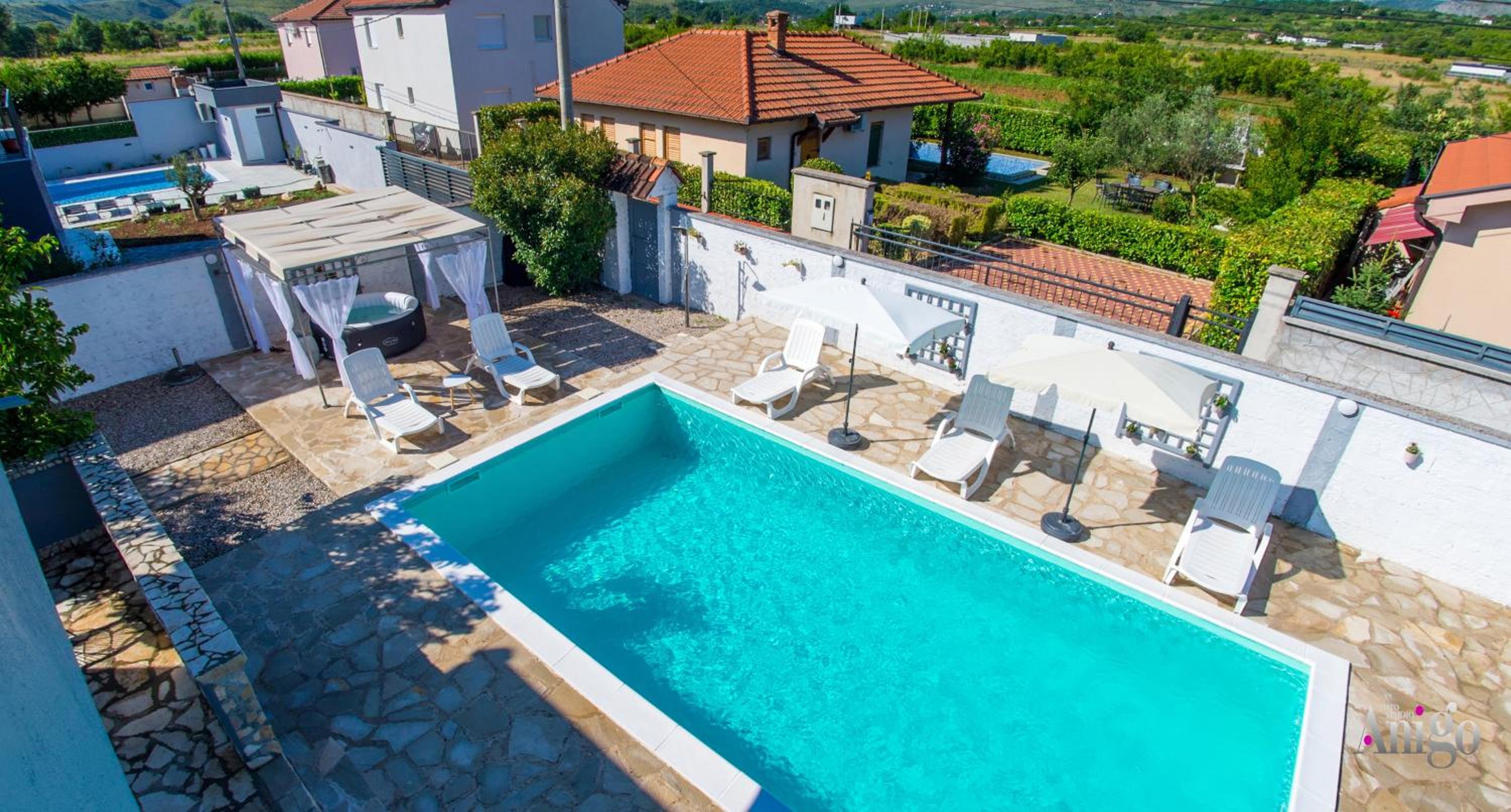 Villa Pearl- with private pool