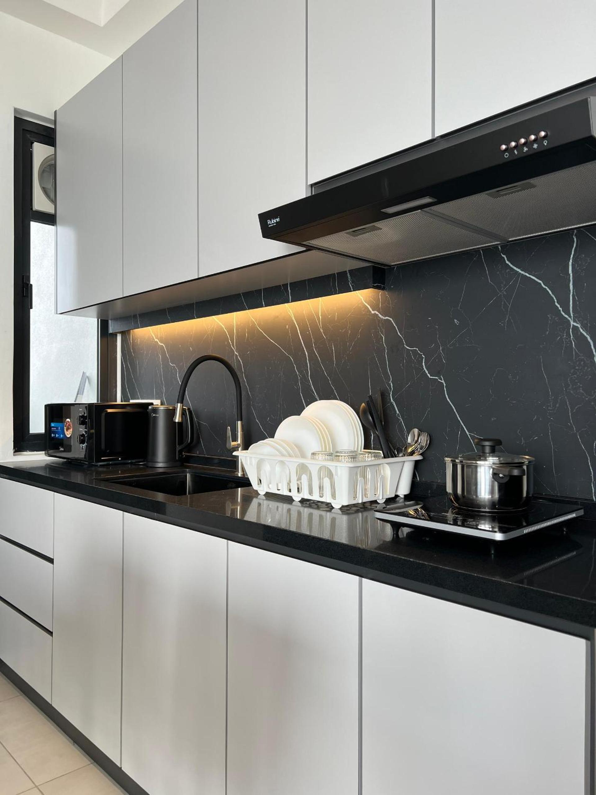 Urban Suites TWO Or THREE Bedroom Georgetown by ANC