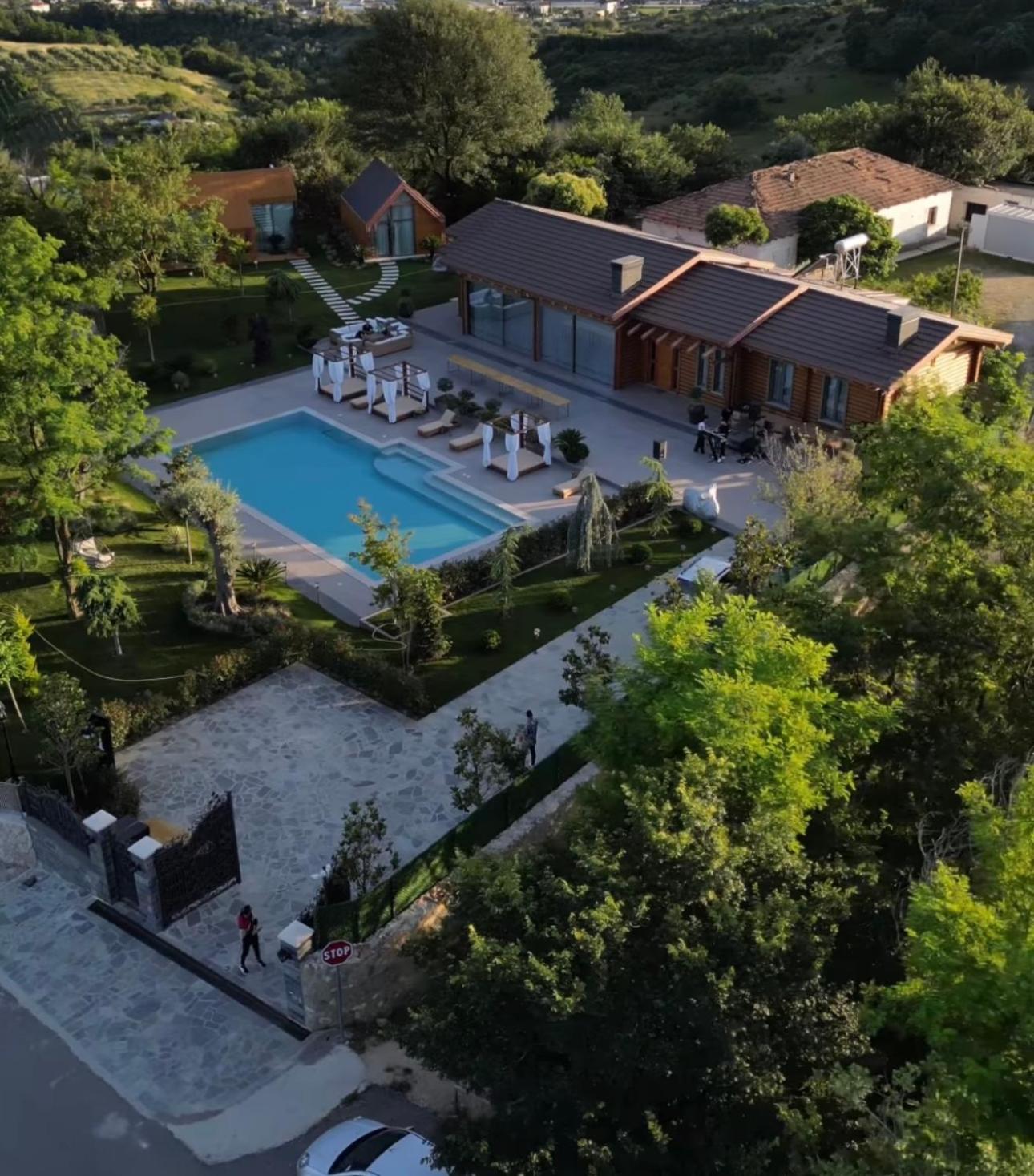 Beautiful House - Luxury Villa for Rent