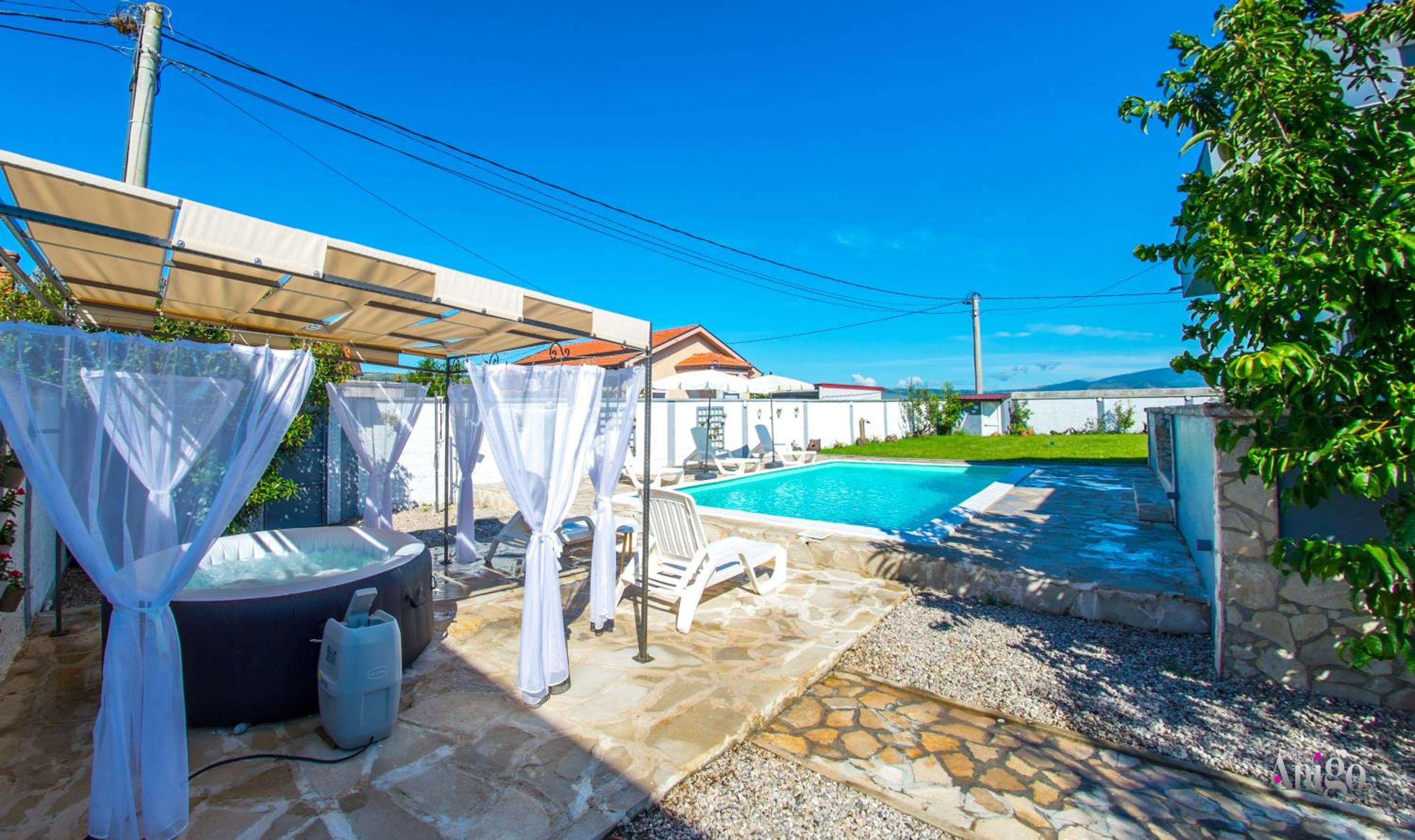 Villa Pearl- with private pool