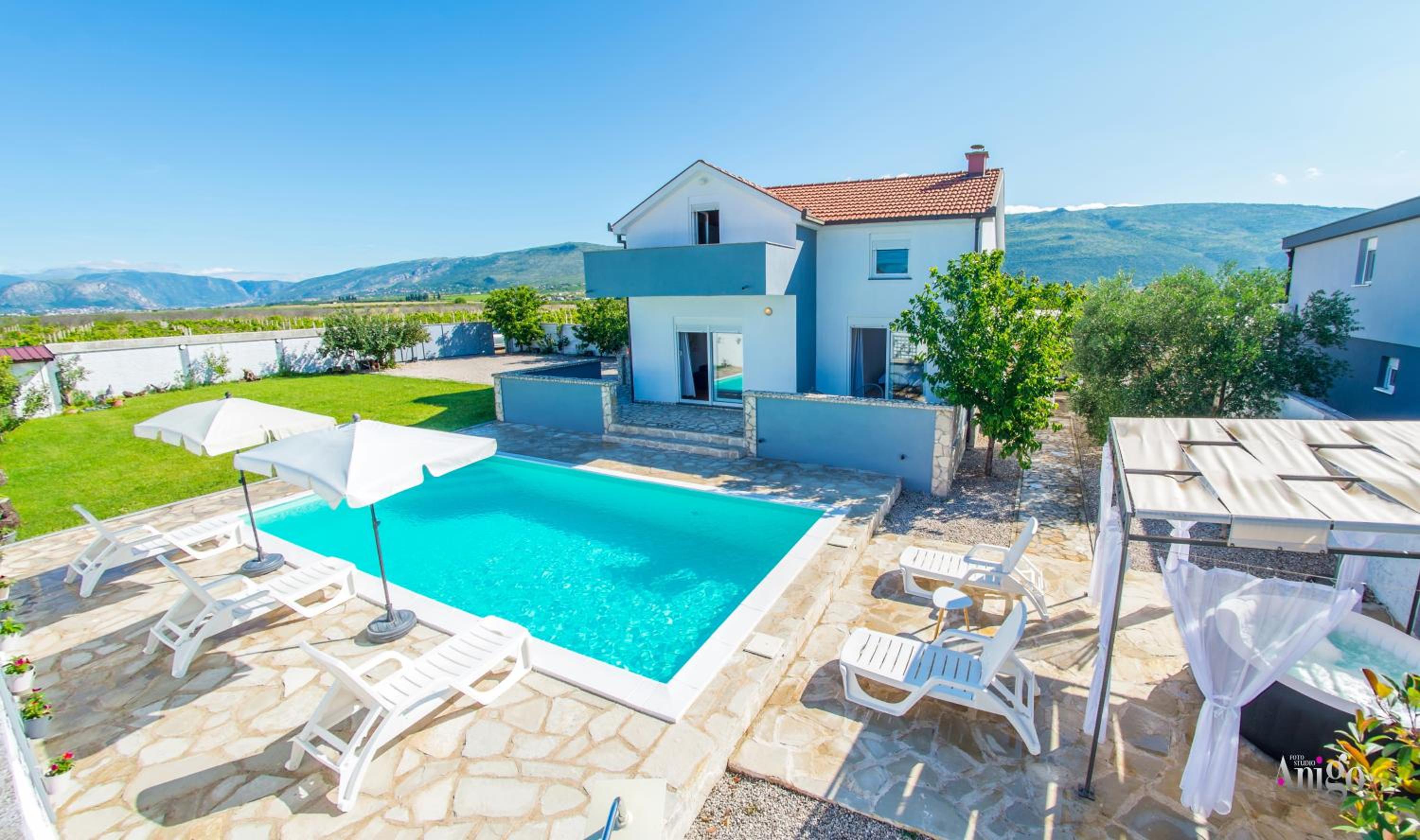 Villa Pearl- with private pool