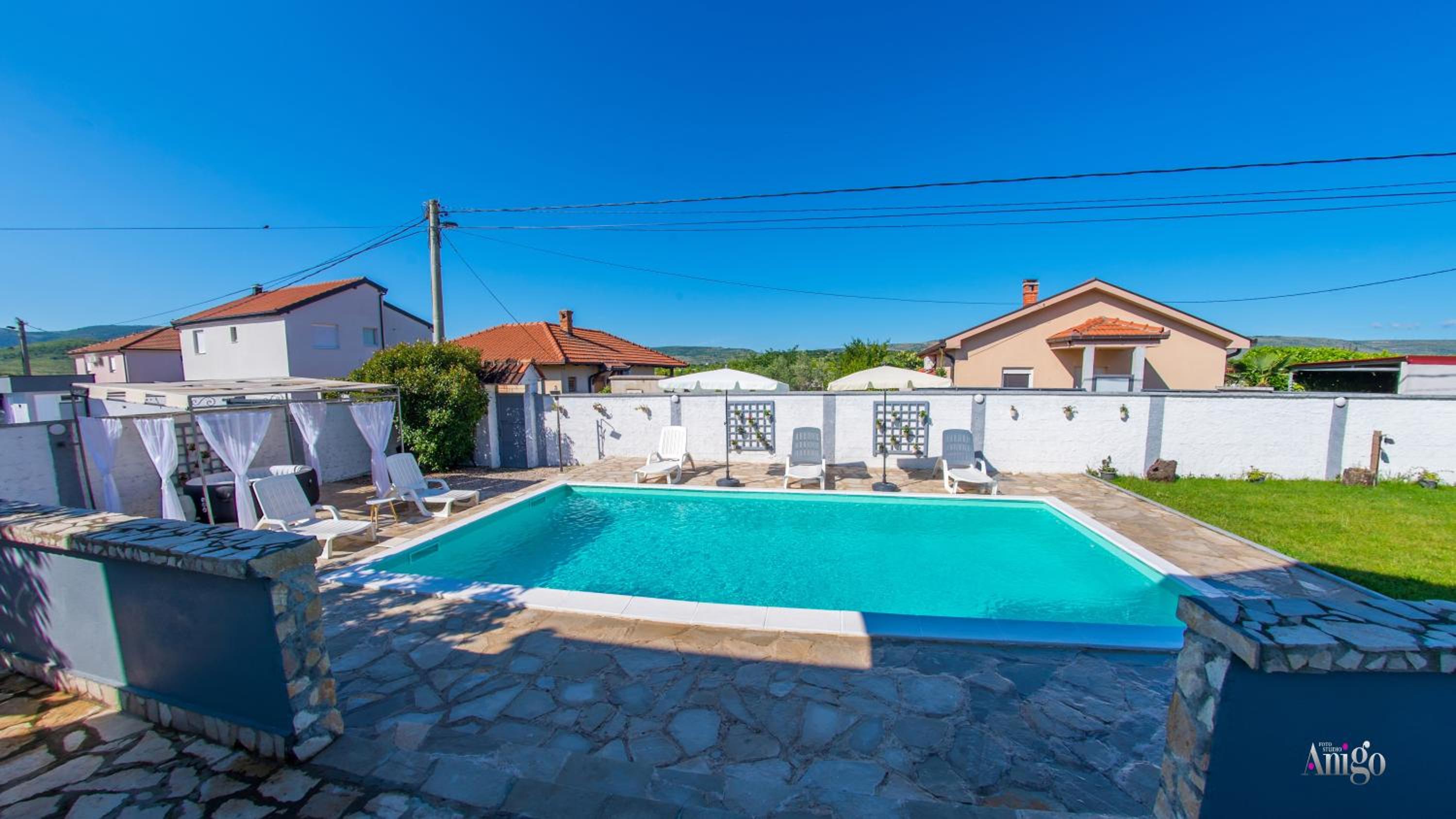 Villa Pearl- with private pool