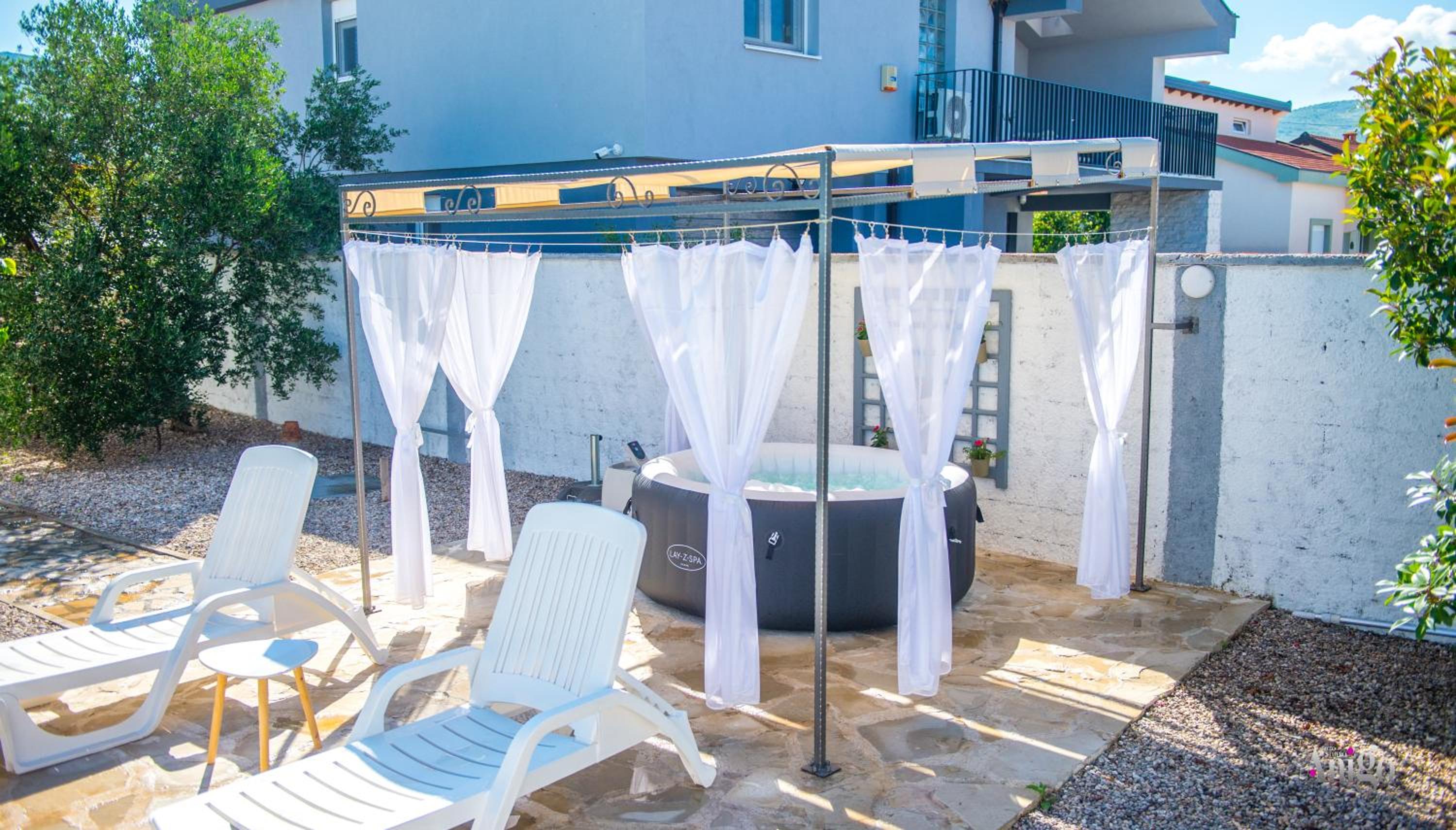 Villa Pearl- with private pool