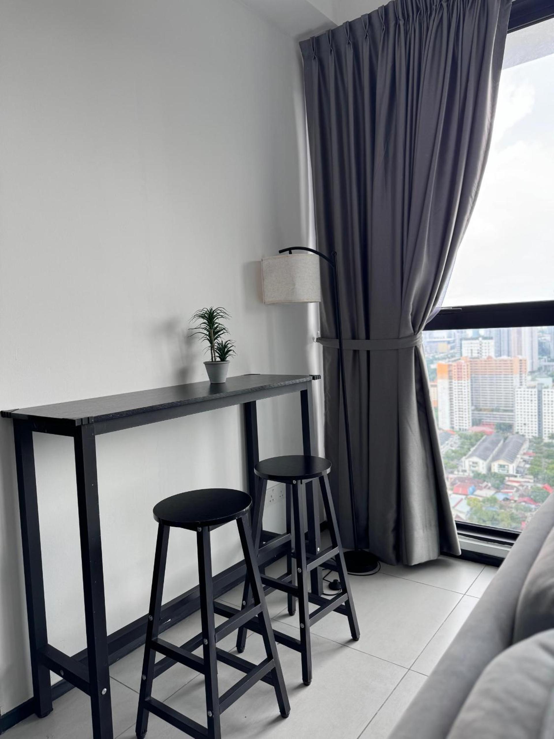 Urban Suites TWO Or THREE Bedroom Georgetown by ANC