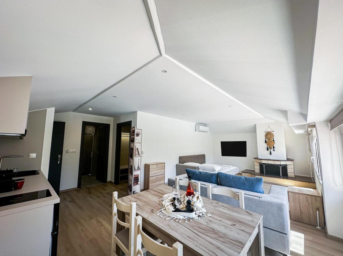 Erics Apartment