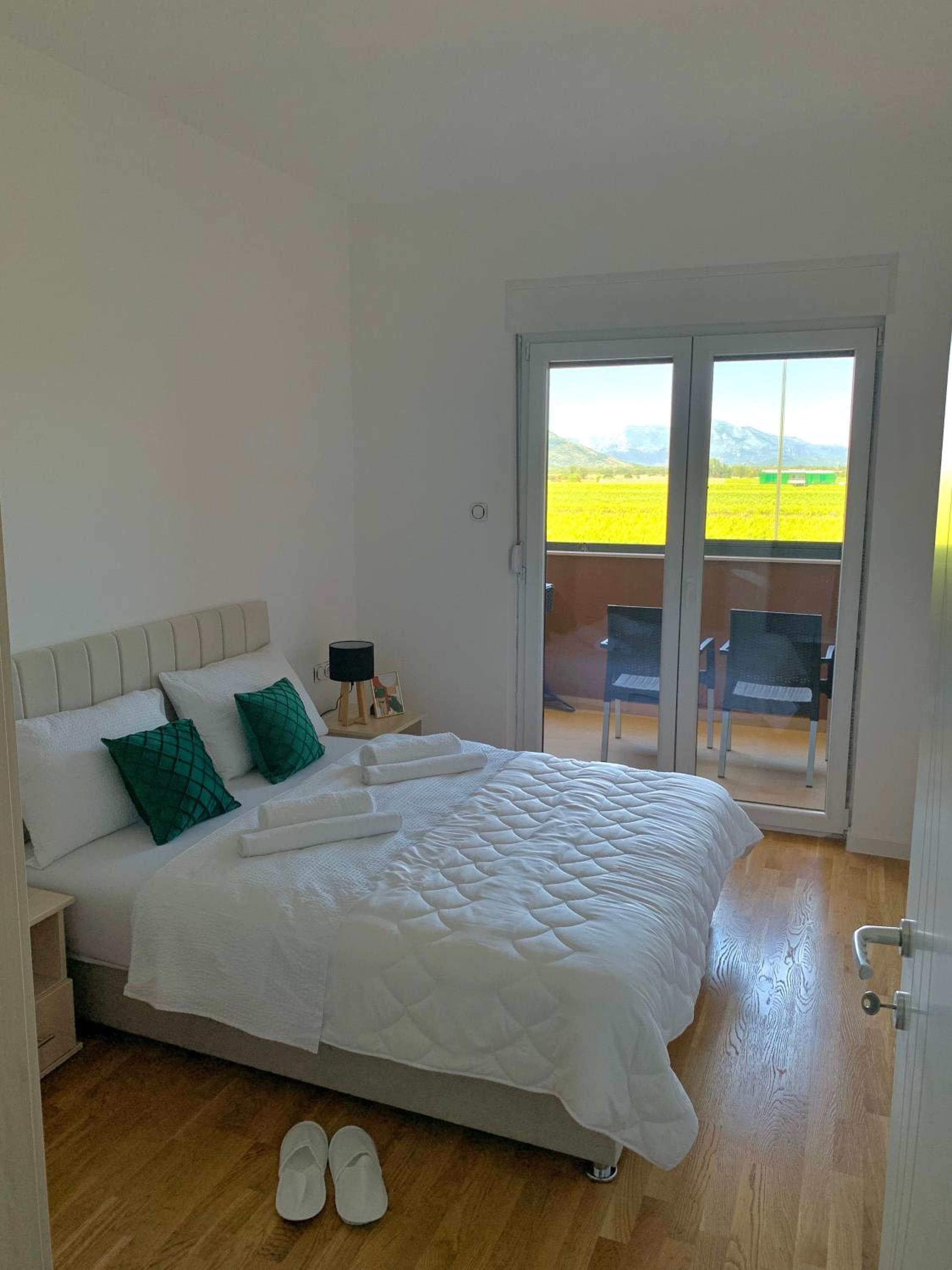 Apartment Green View7