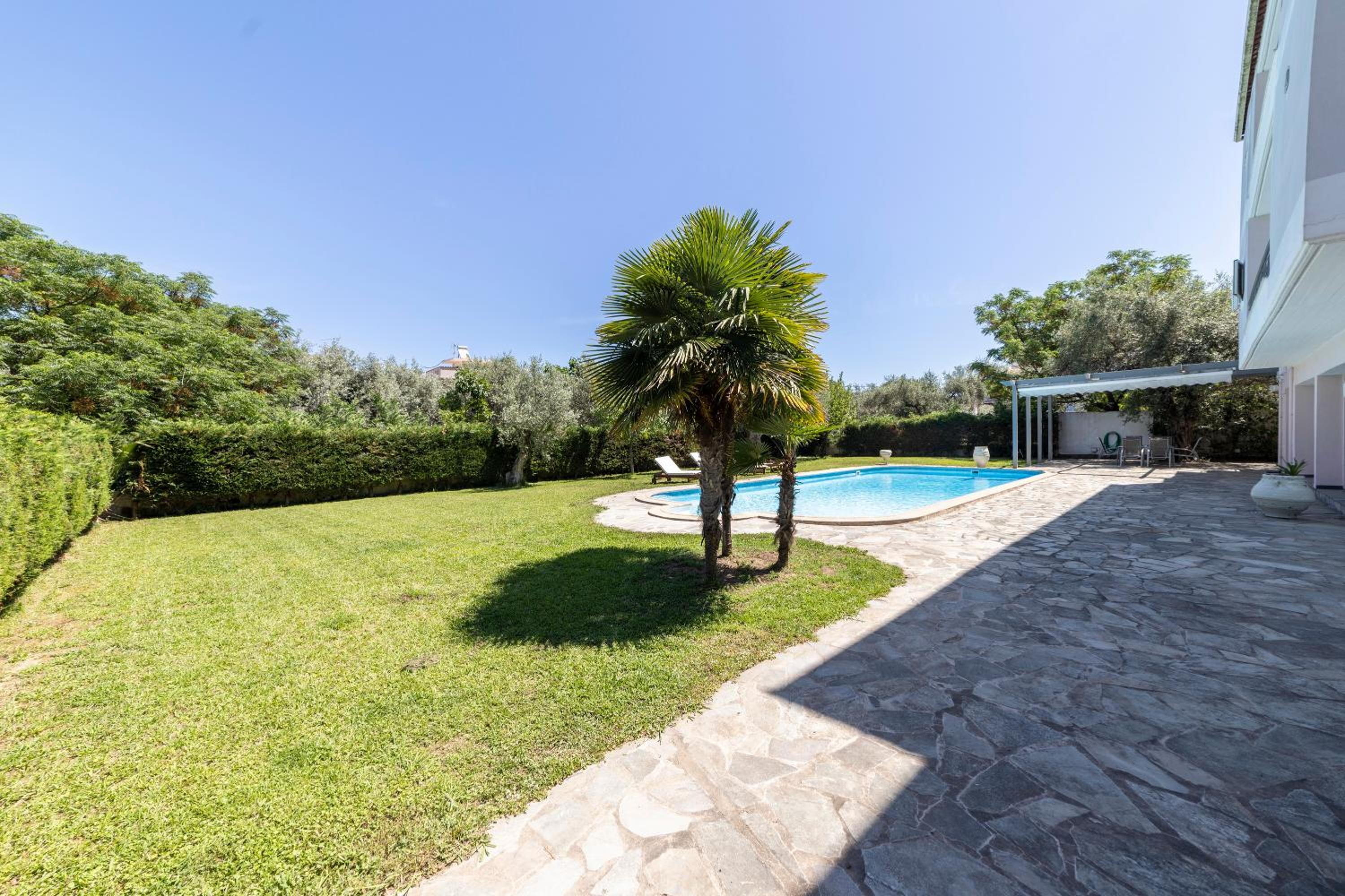 Felicia Dream House view 2
