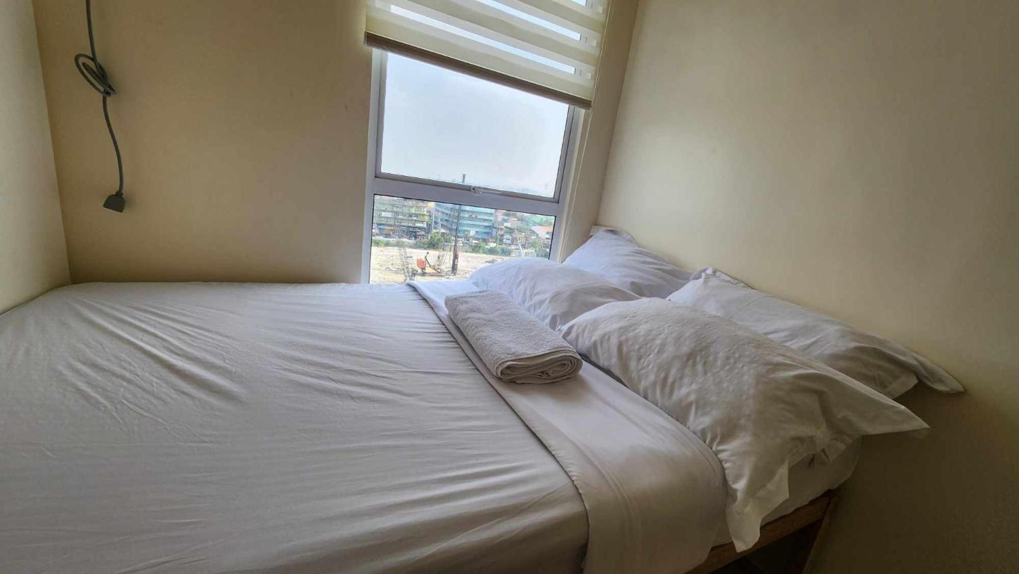 Urban Deca Homes Ortigas view 5