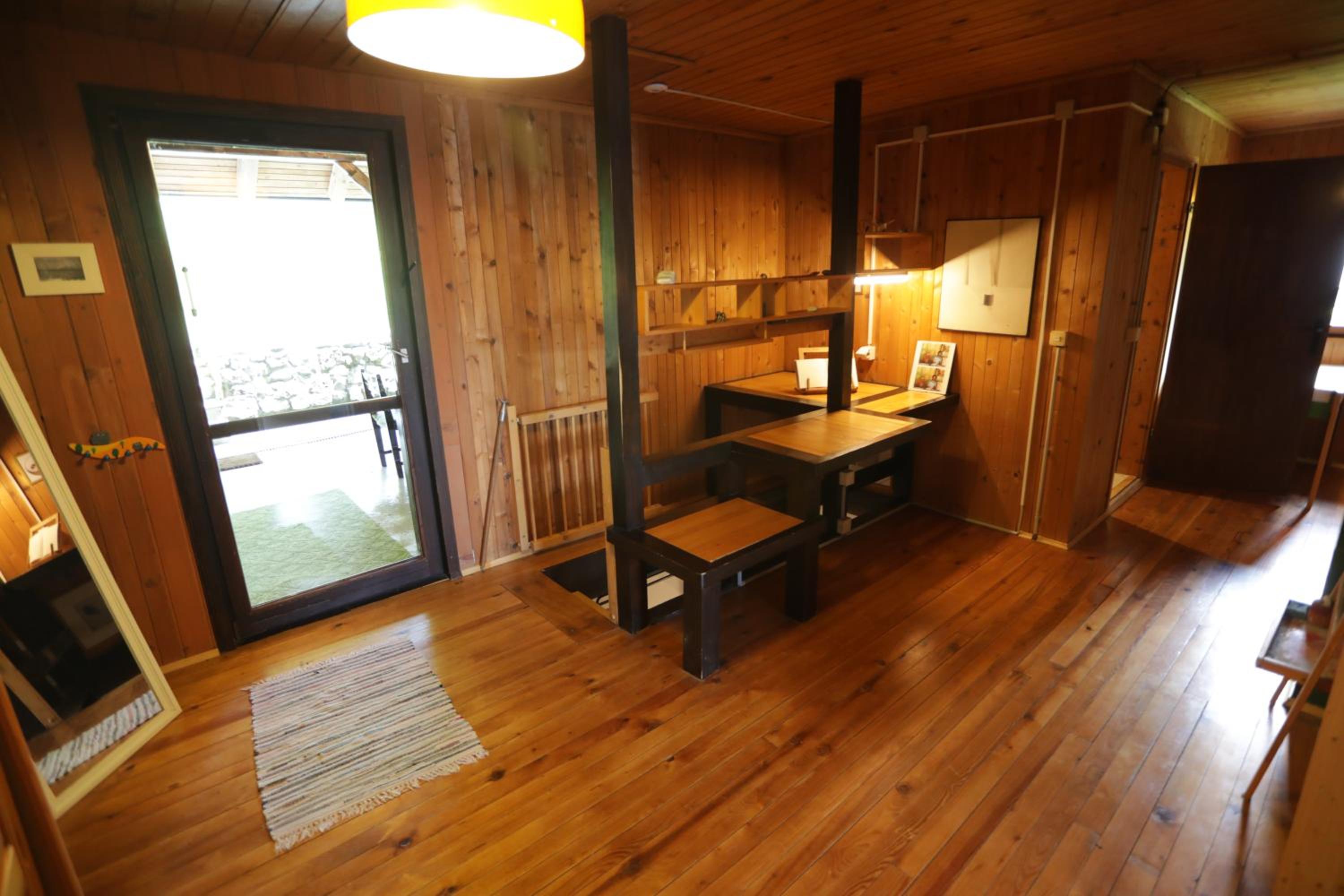 First House - Lovely Holiday Home near Cerknica