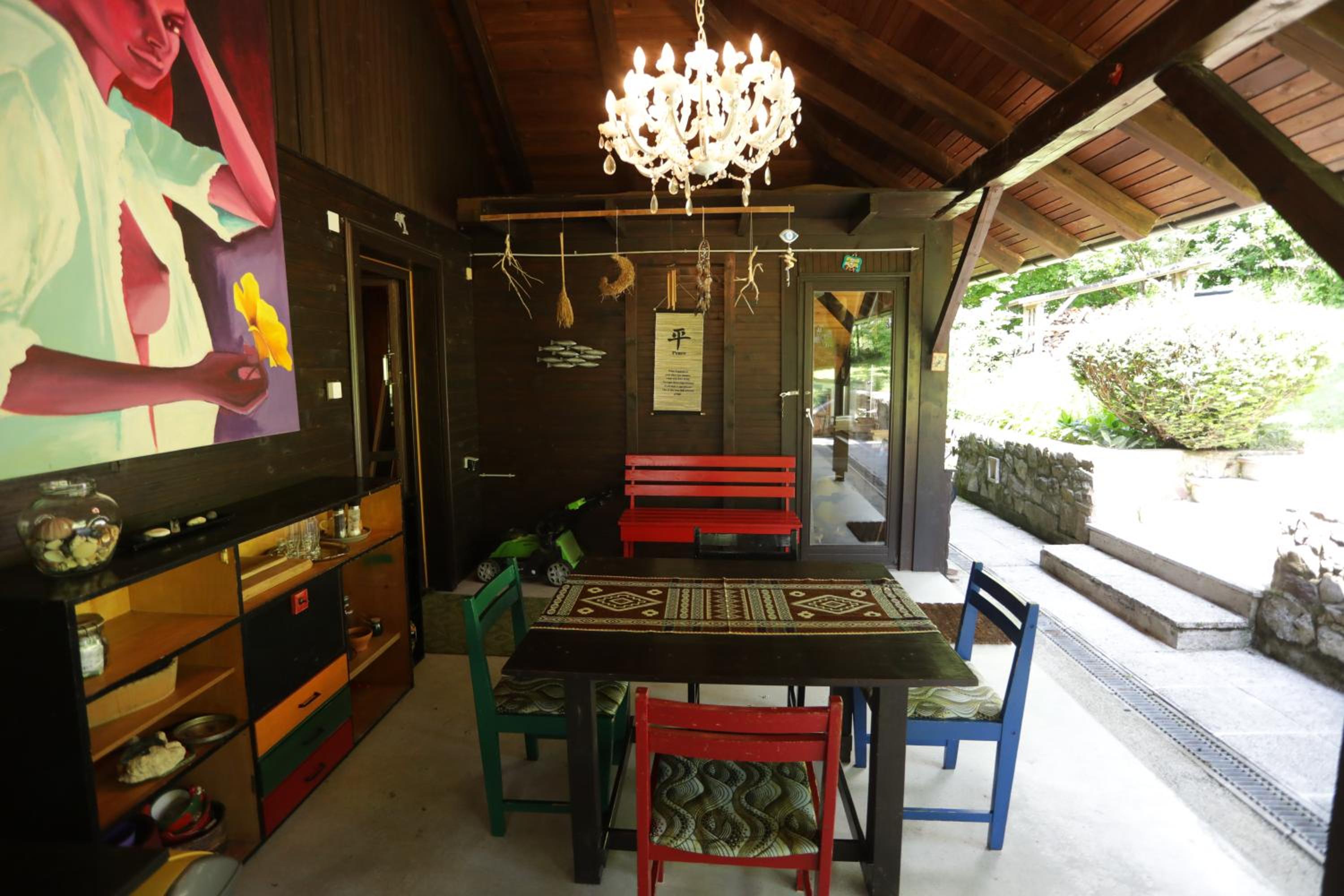 First House - Lovely Holiday Home near Cerknica