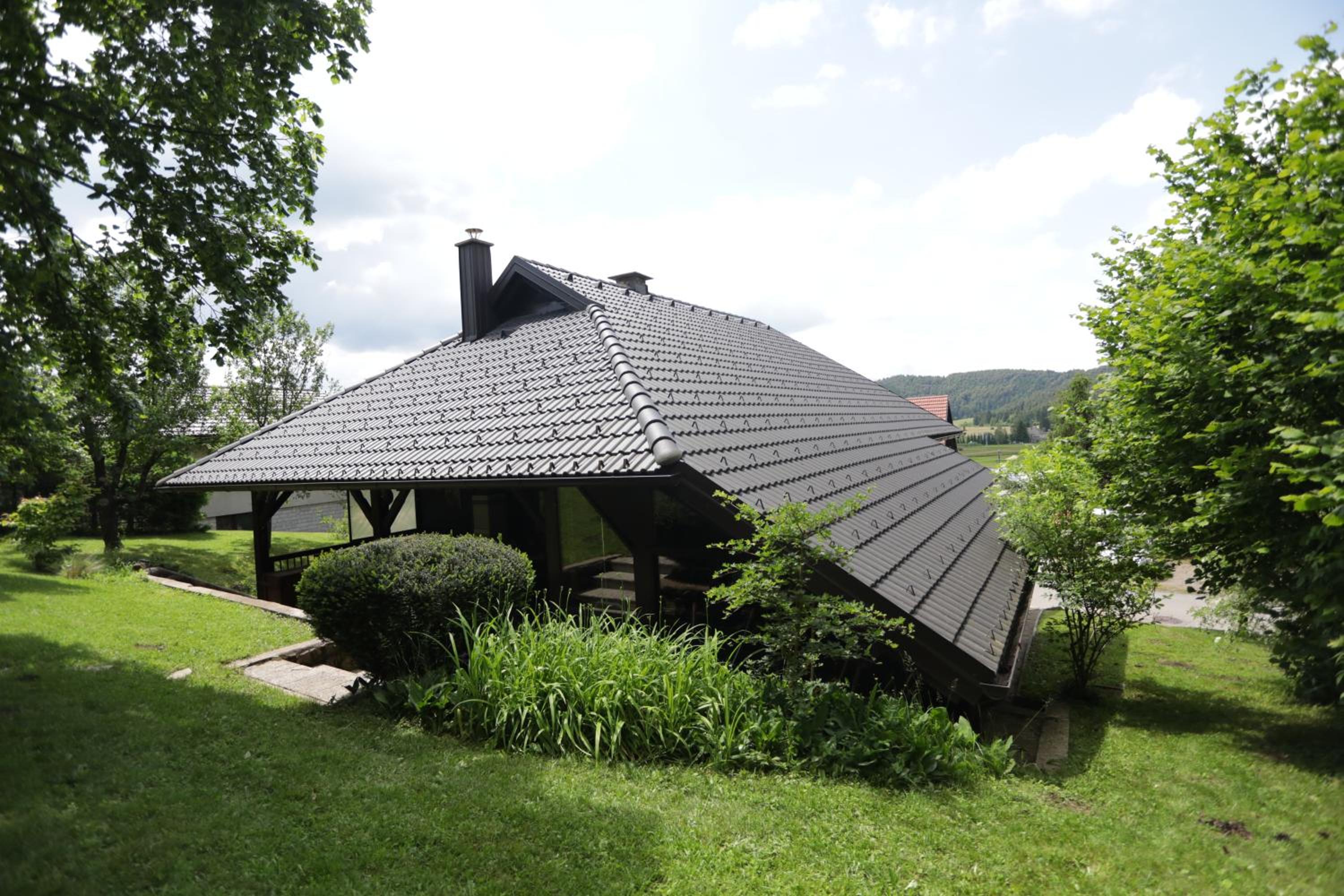 First House - Lovely Holiday Home near Cerknica