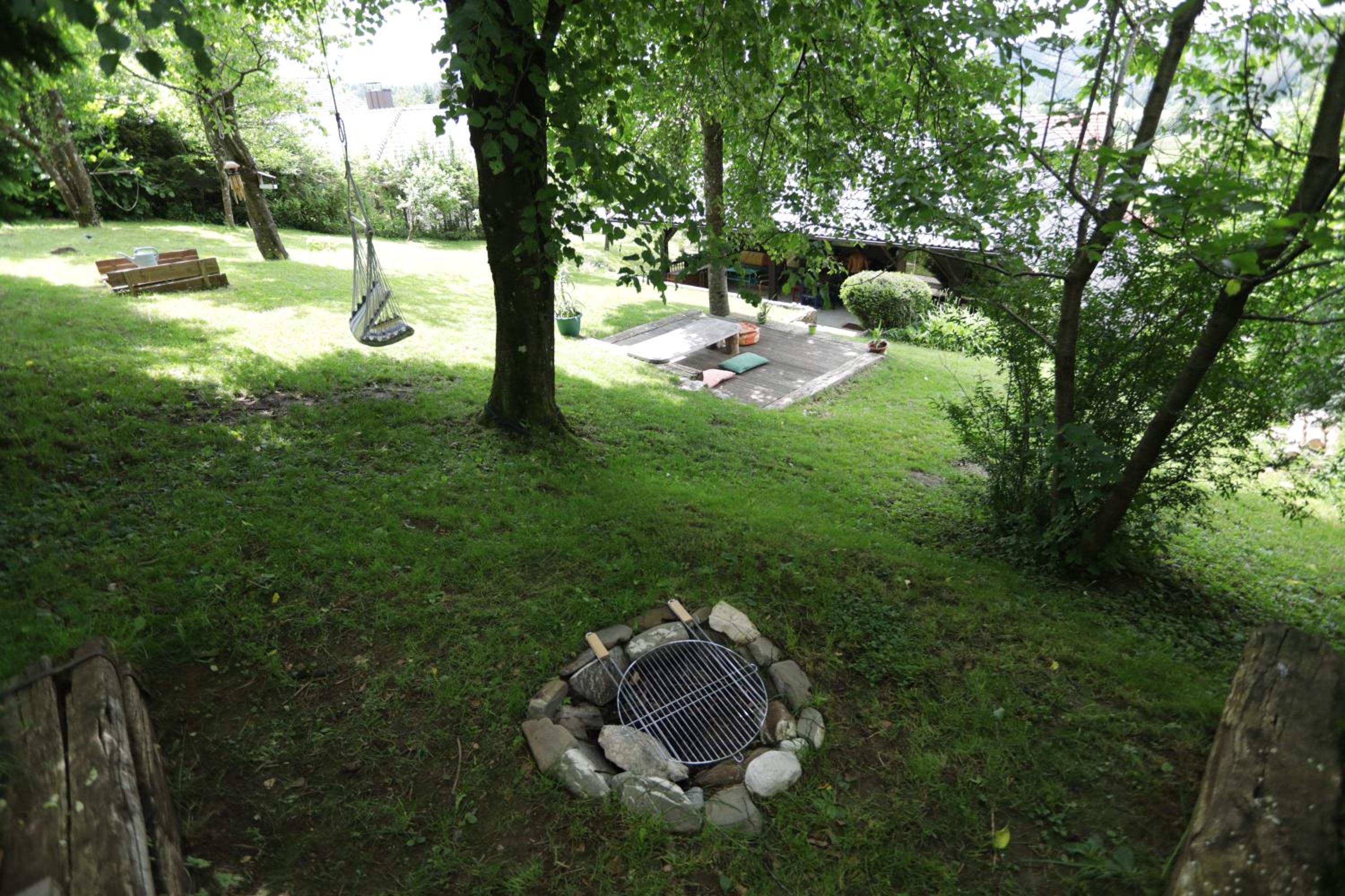 First House - Lovely Holiday Home near Cerknica