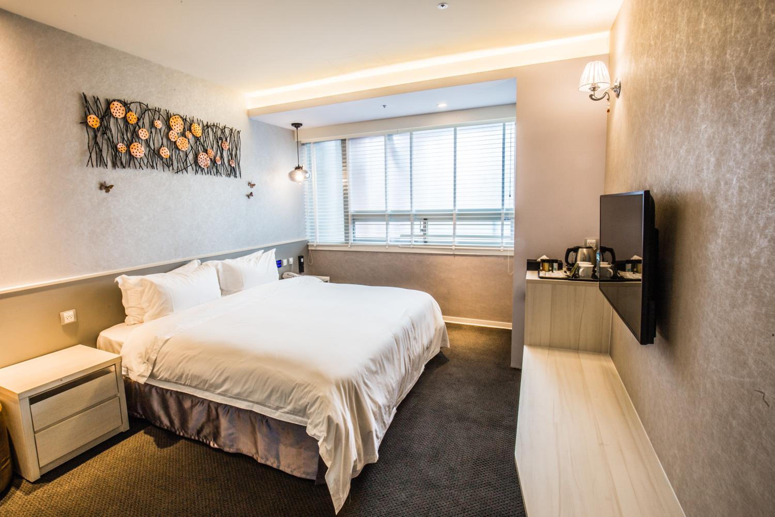 Walker Hotel. Ximen