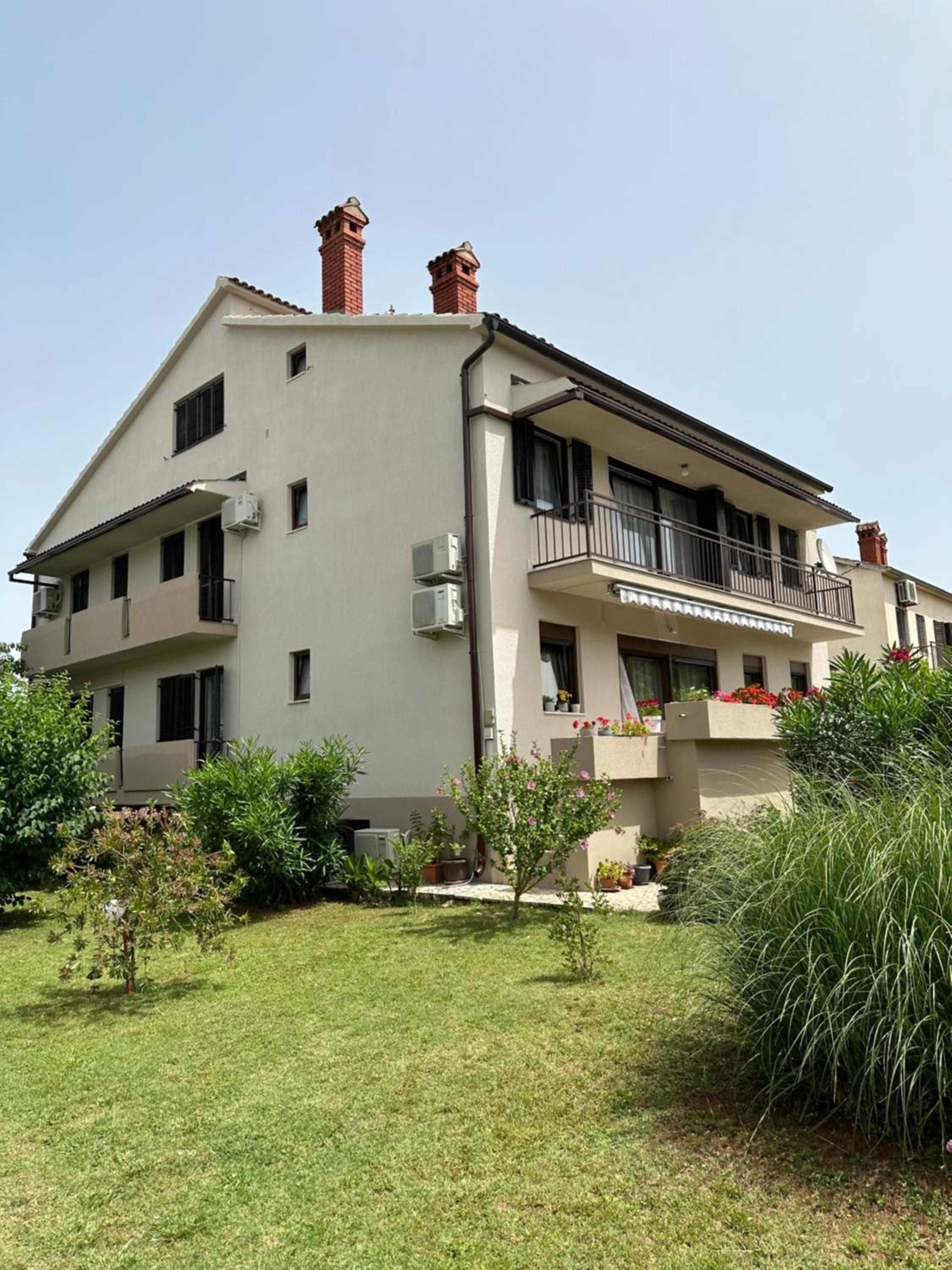 Apartment Karolina - green oasis with free parking