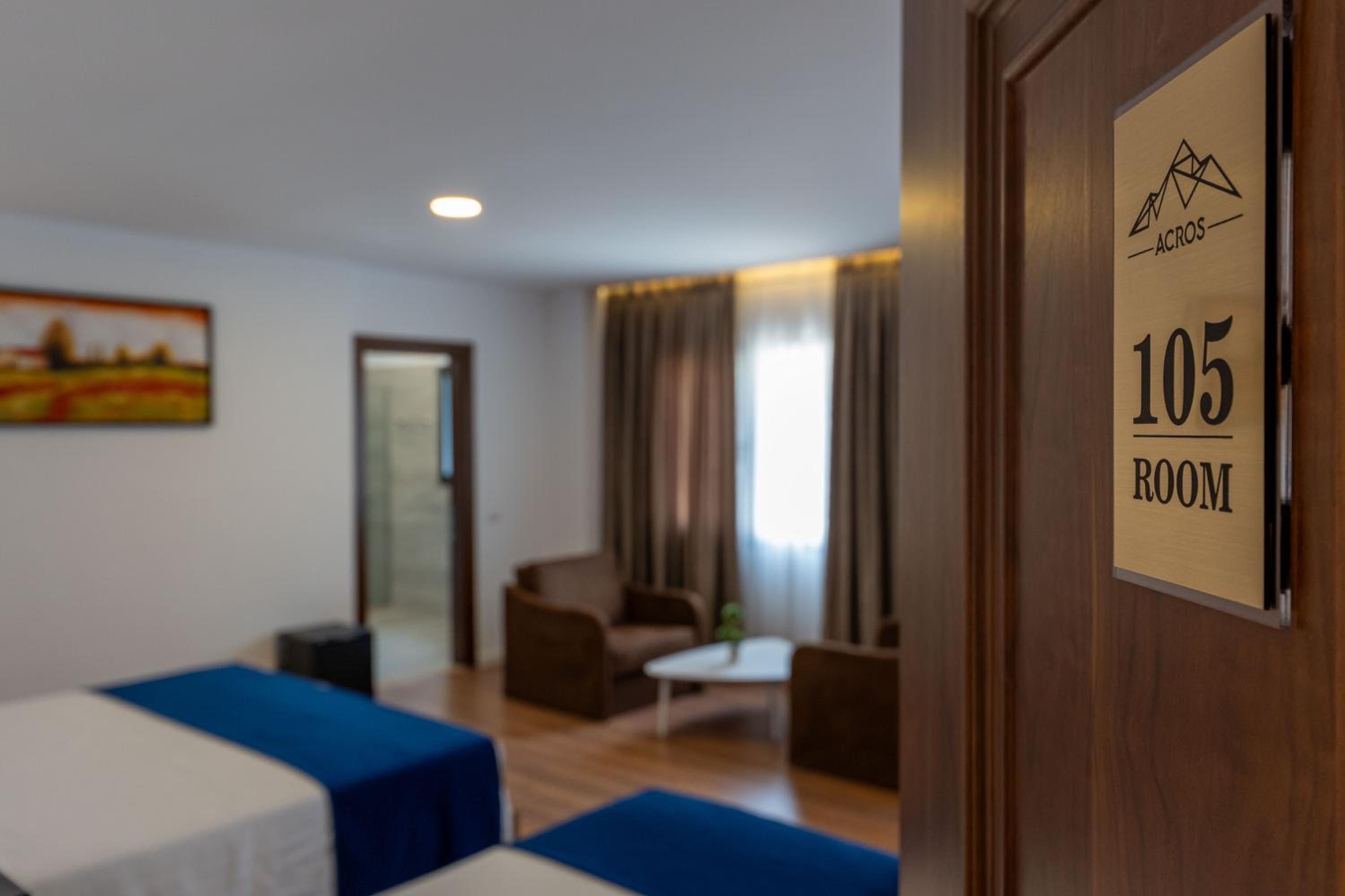 Acros Resort