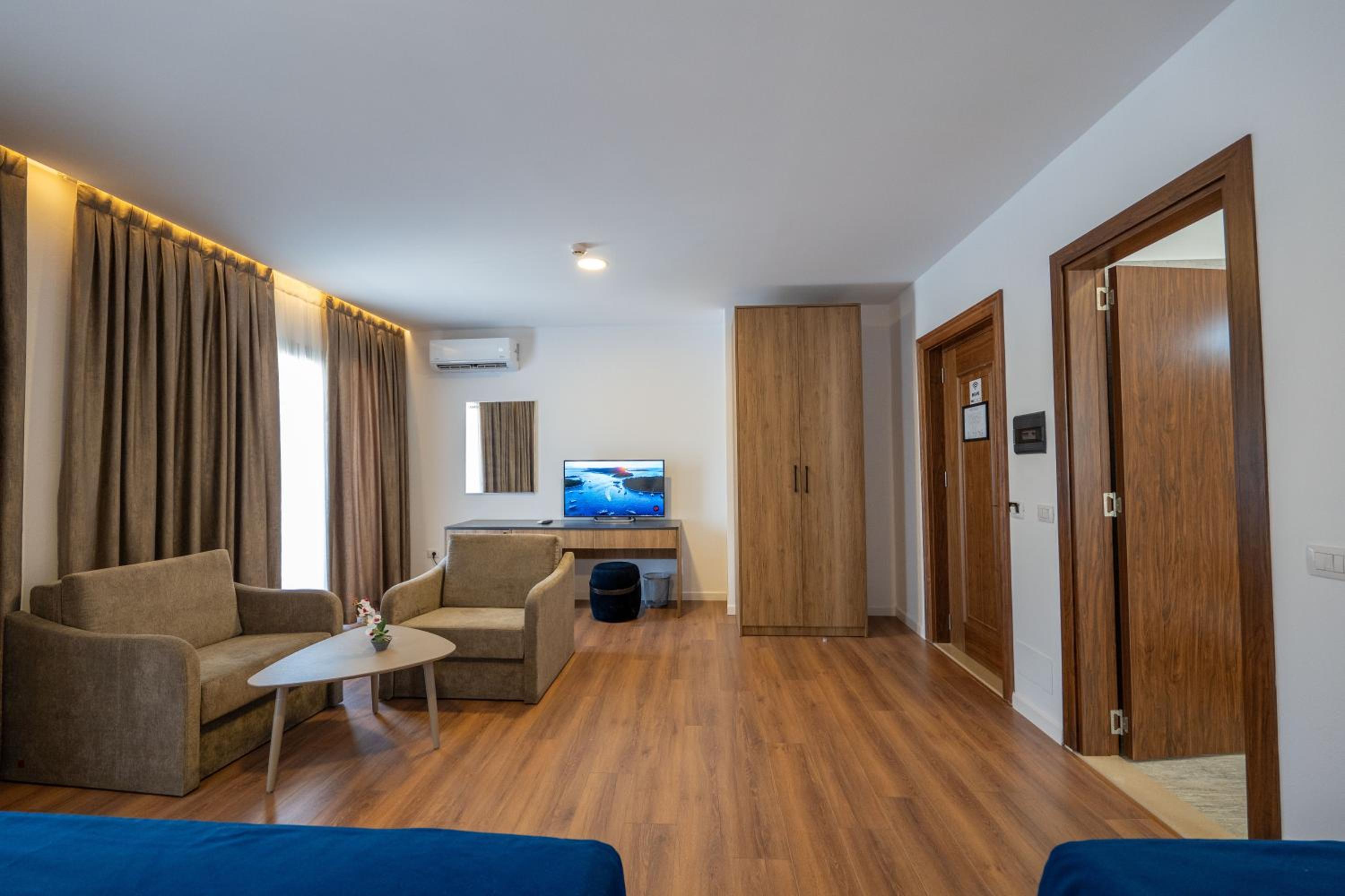 Acros Resort