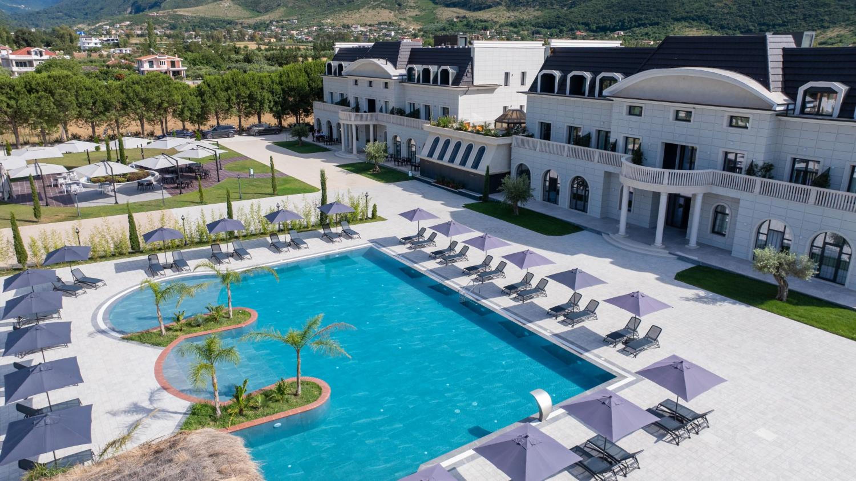 Acros Resort