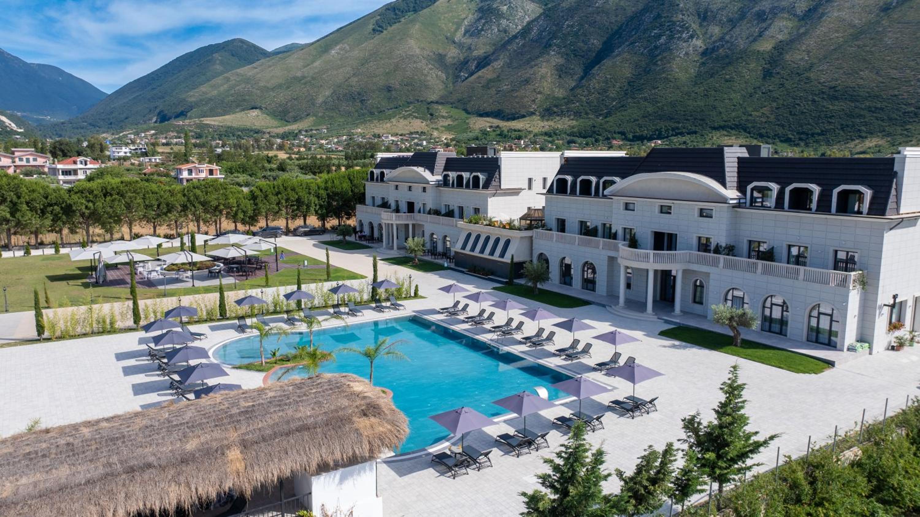 Acros Resort