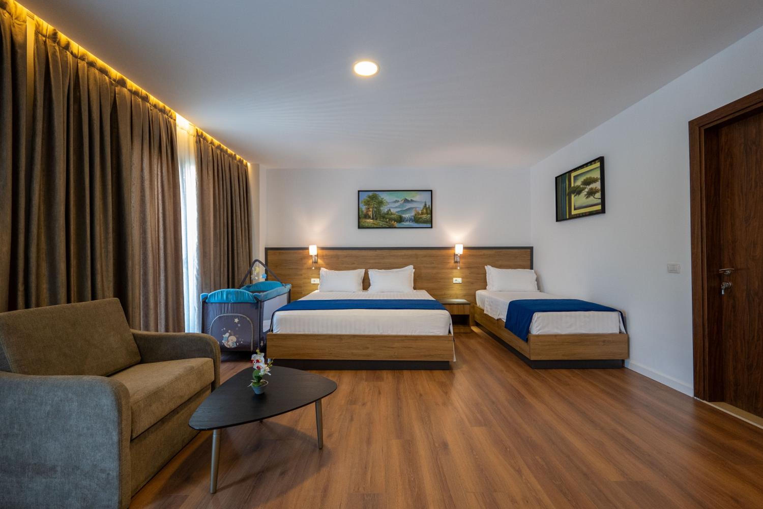 Acros Resort