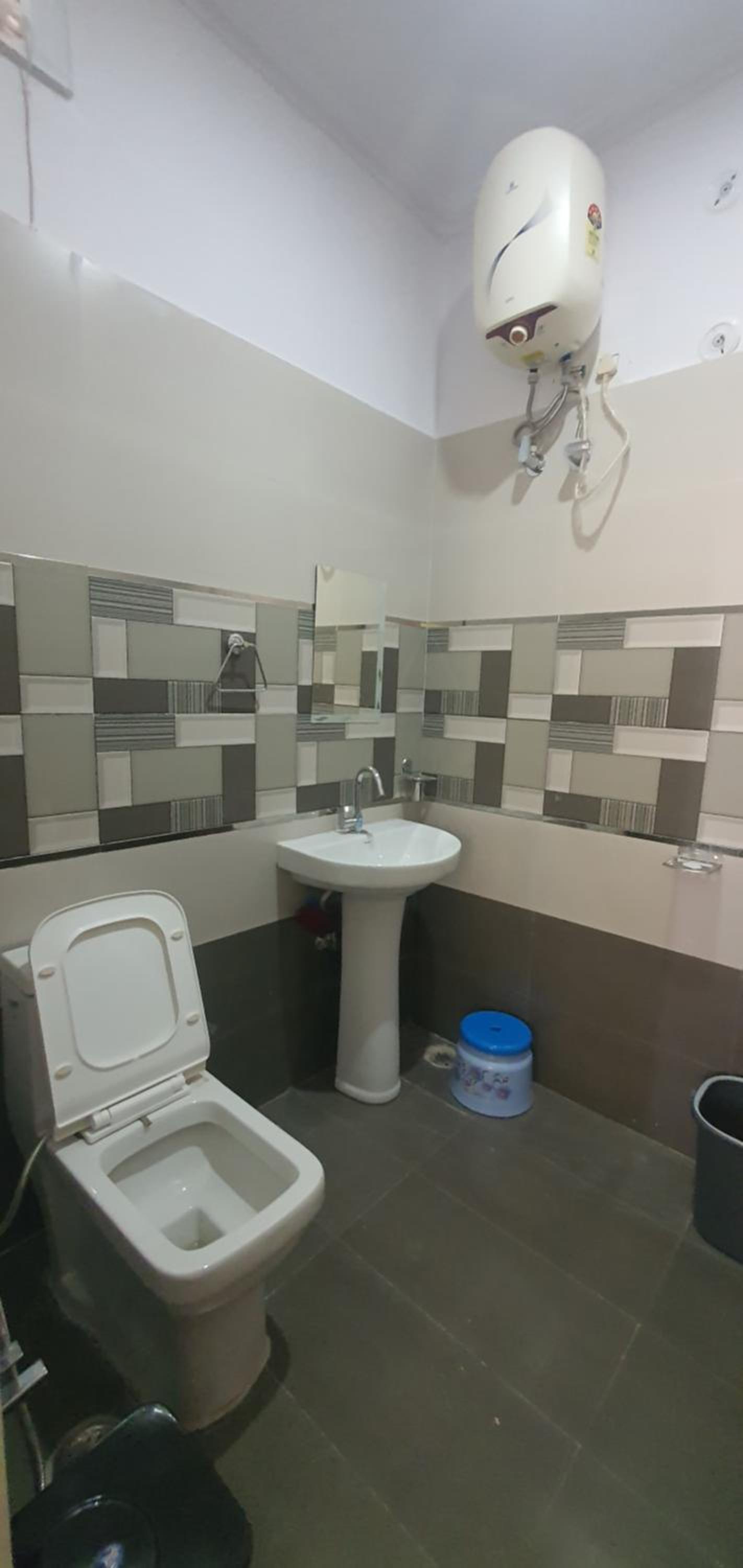 Photo 19