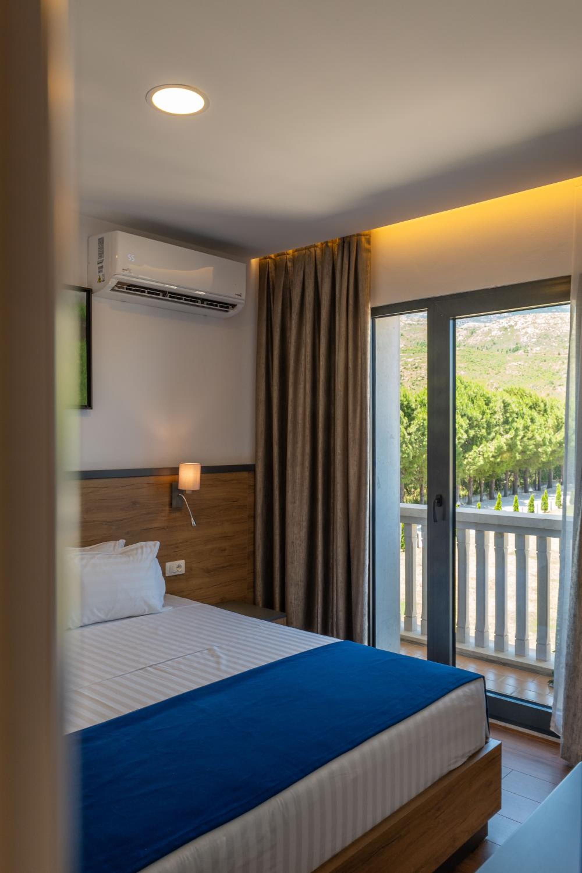 Acros Resort