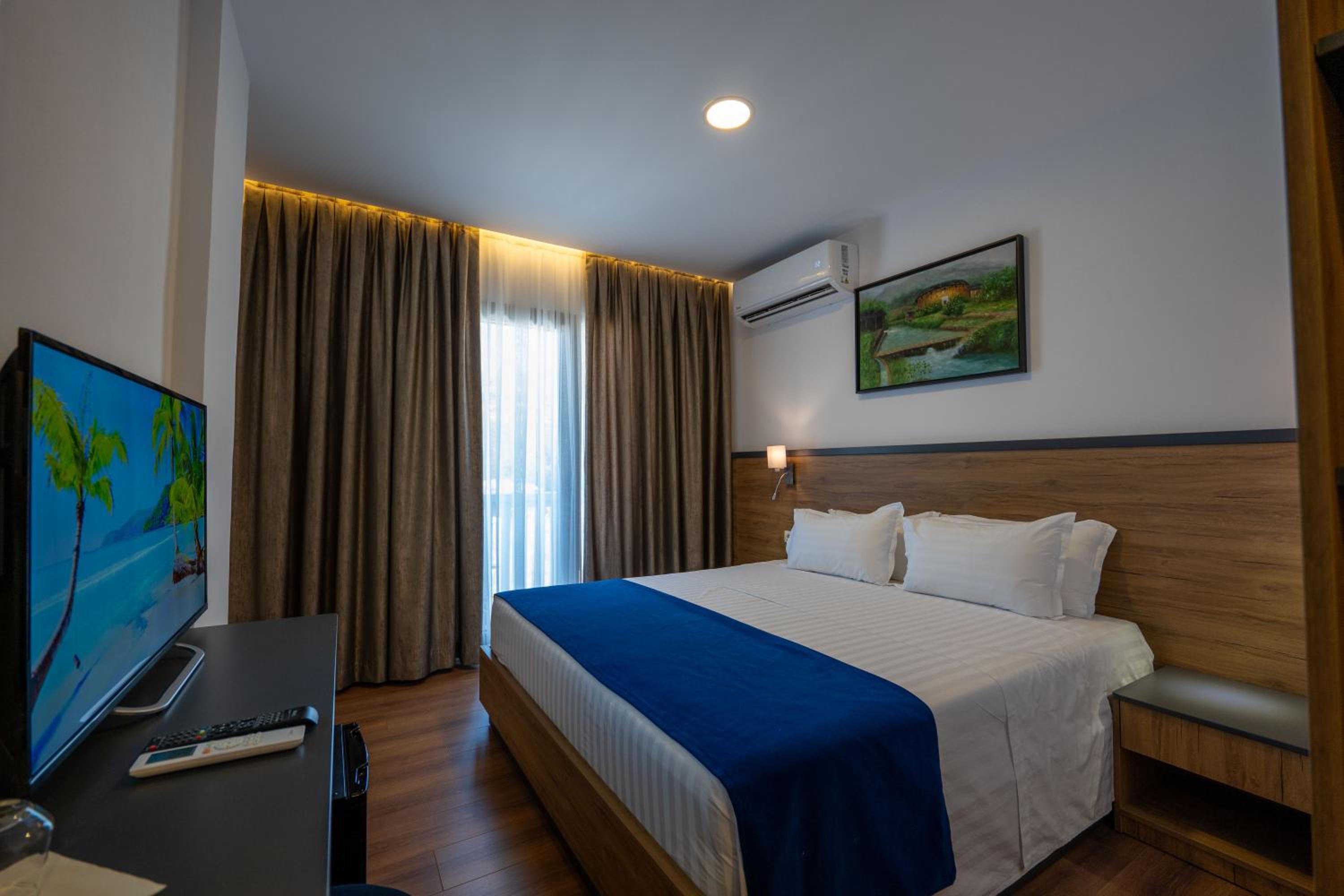 Acros Resort