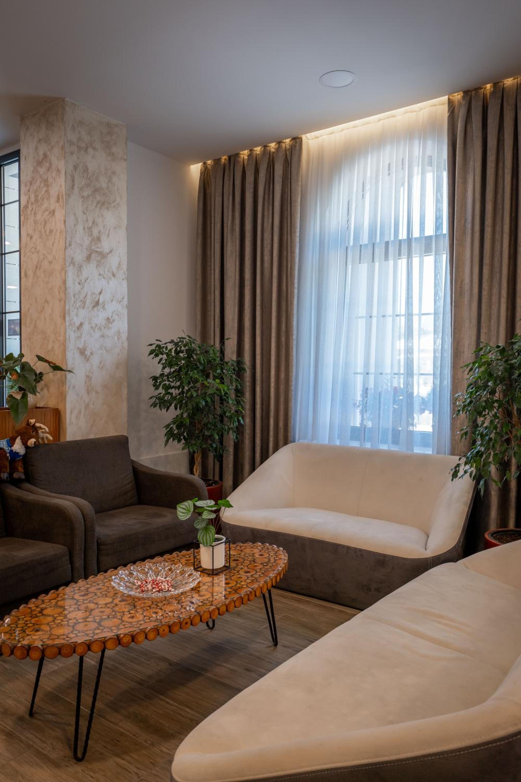 Acros Resort
