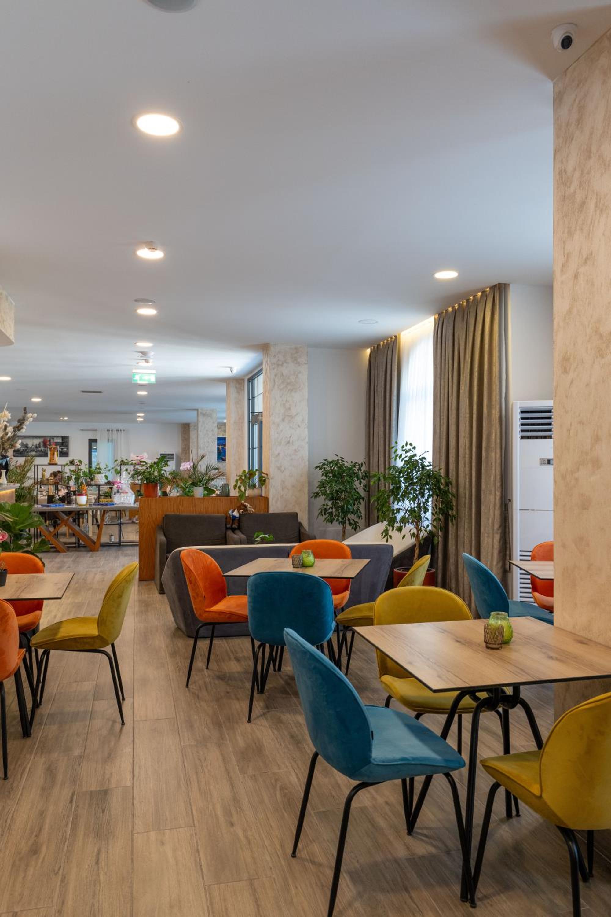 Acros Resort