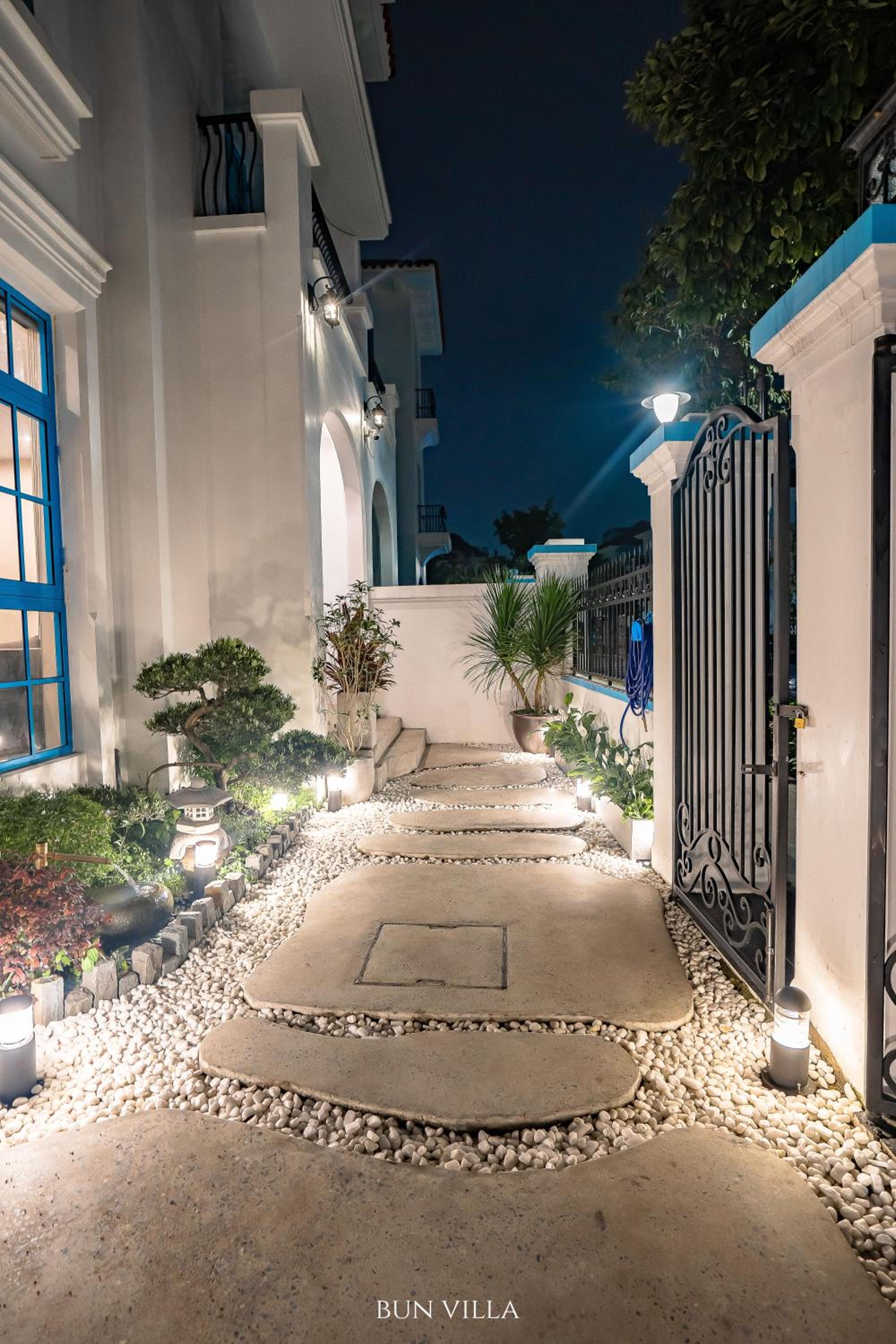 Spacious 6BR Villa Near Beach