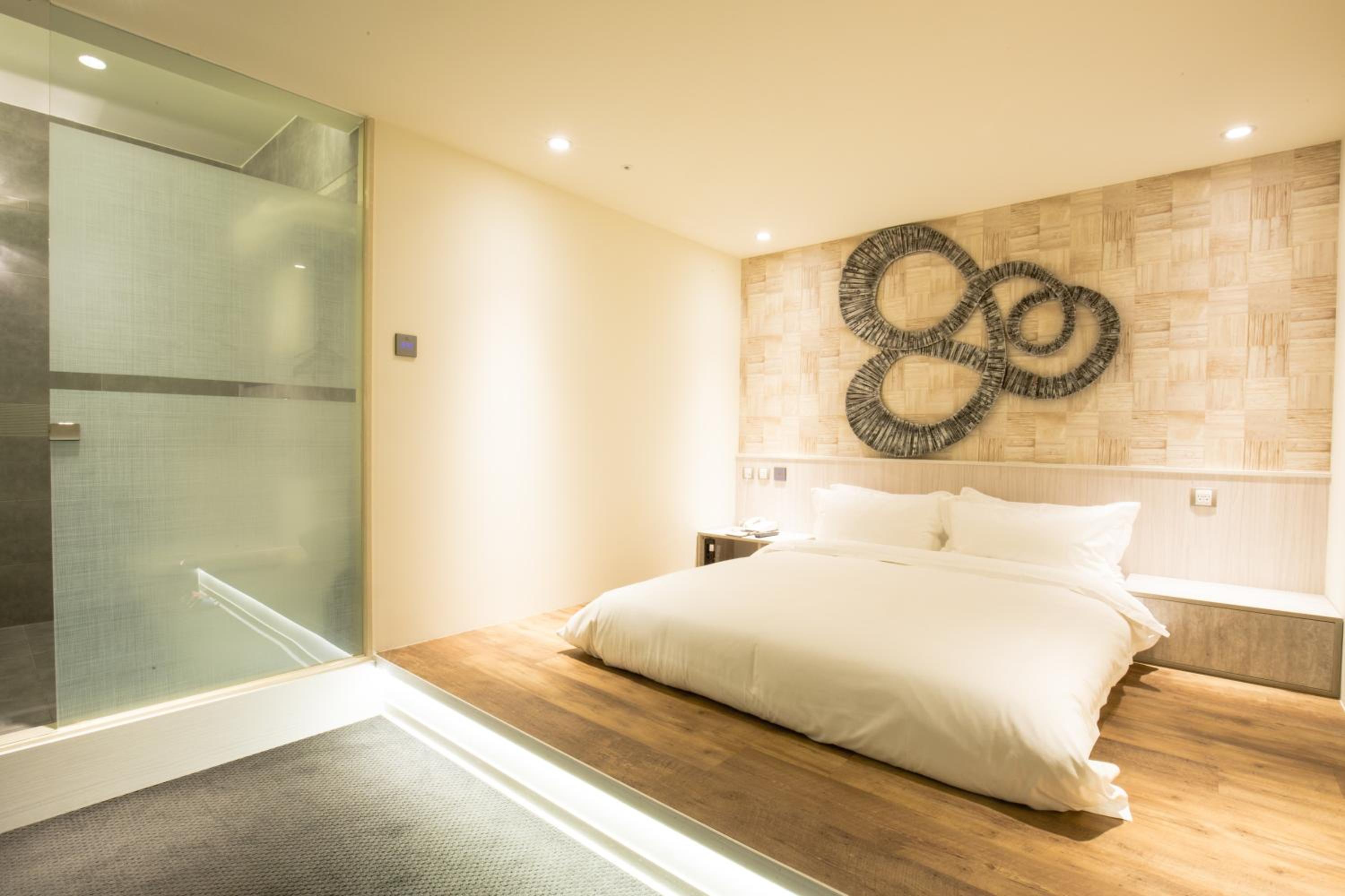Walker Hotel. Ximen