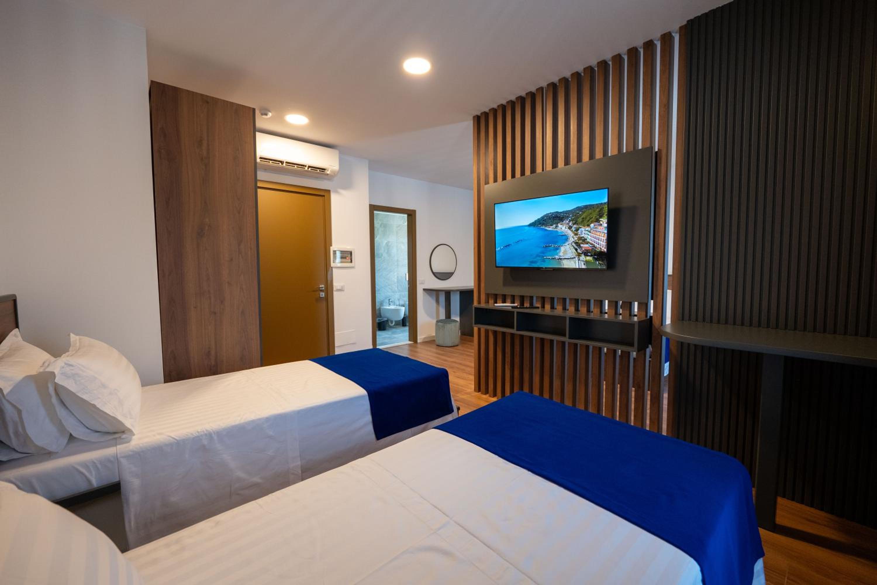 Acros Resort