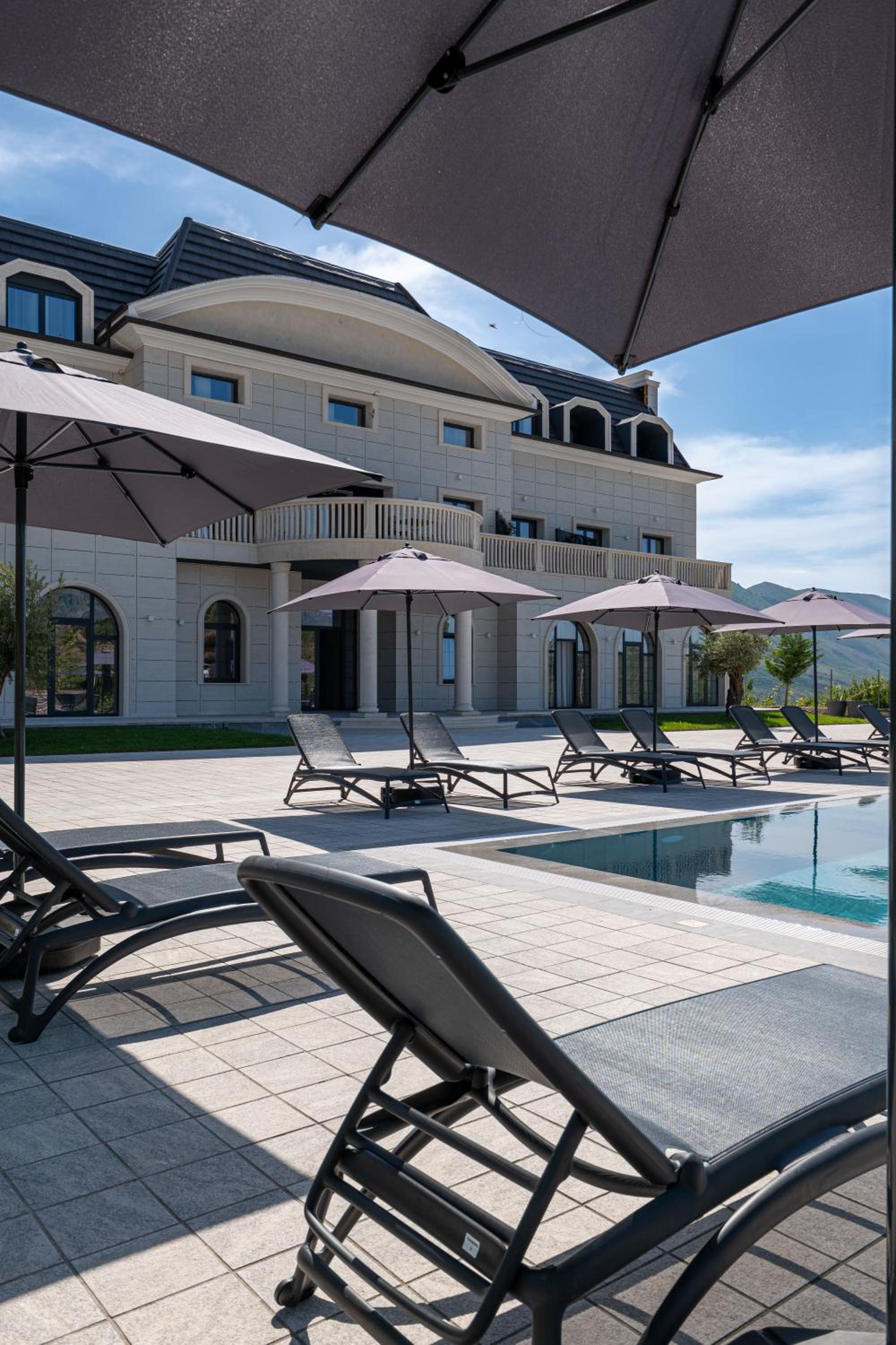 Acros Resort